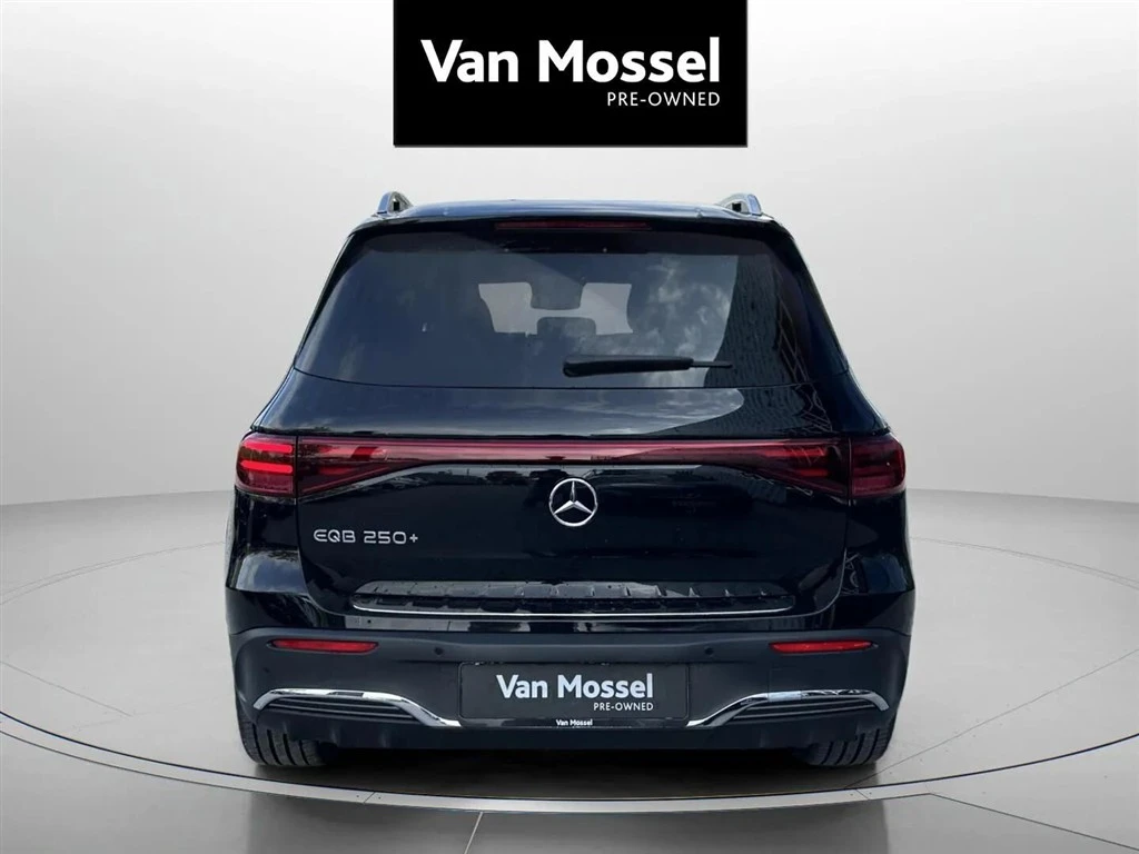 Mercedes-Benz-EQB-image-5