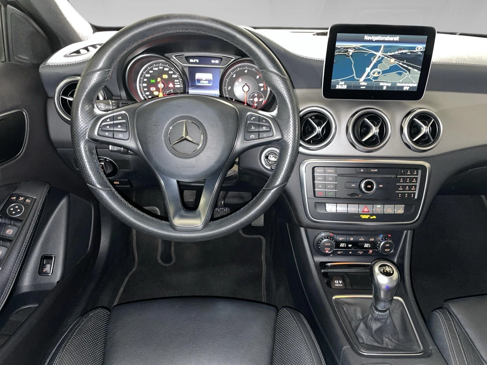 Mercedes-Benz-GLA-image-5