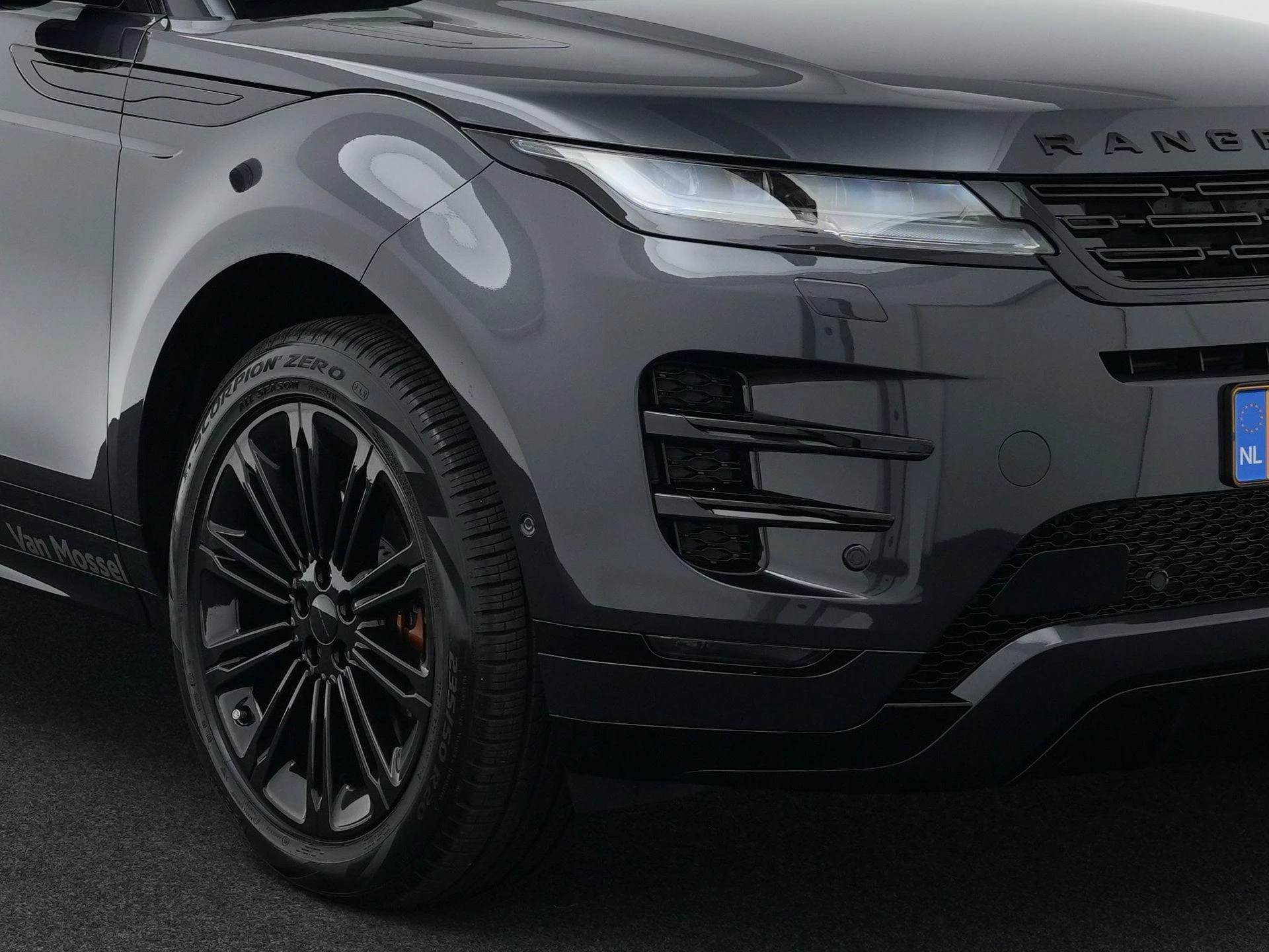 Land Rover-Range Rover Evoque-image-8