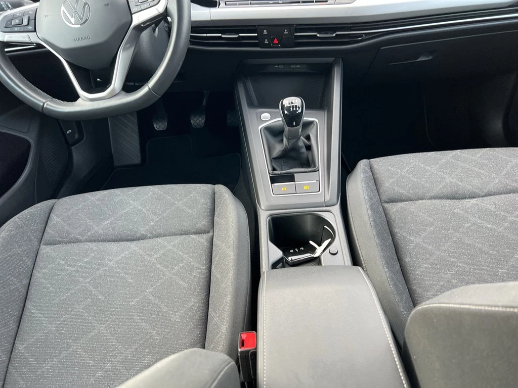 Volkswagen-Golf-image-8
