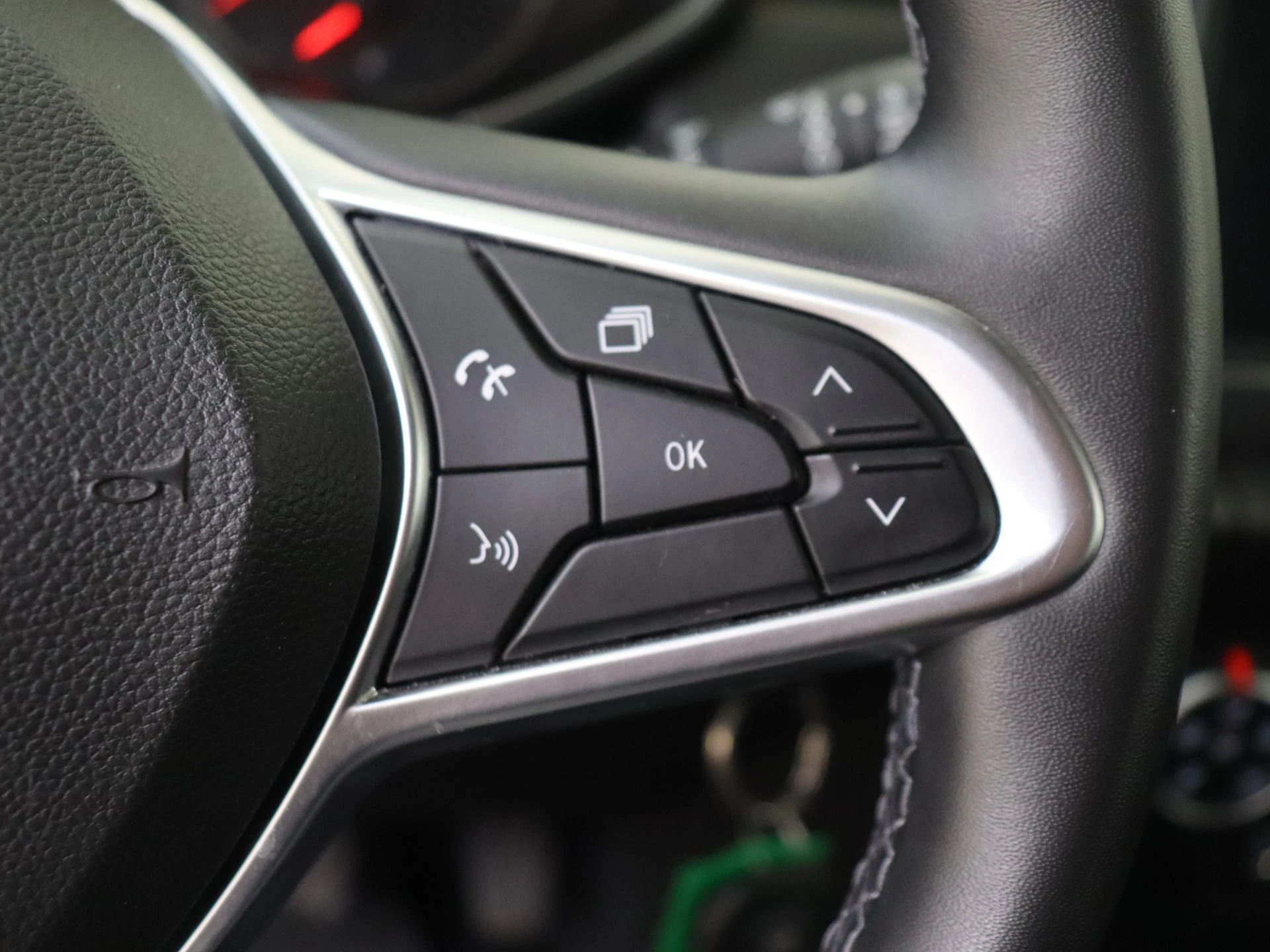 Renault-Clio-image-12