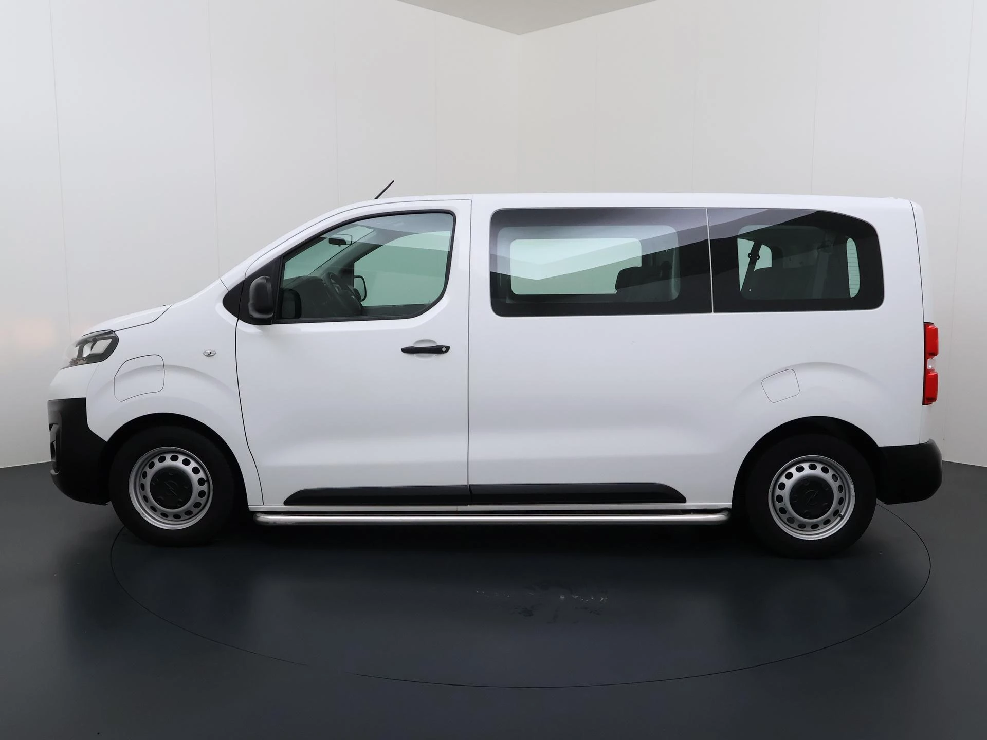 Opel-Vivaro-e-image-1