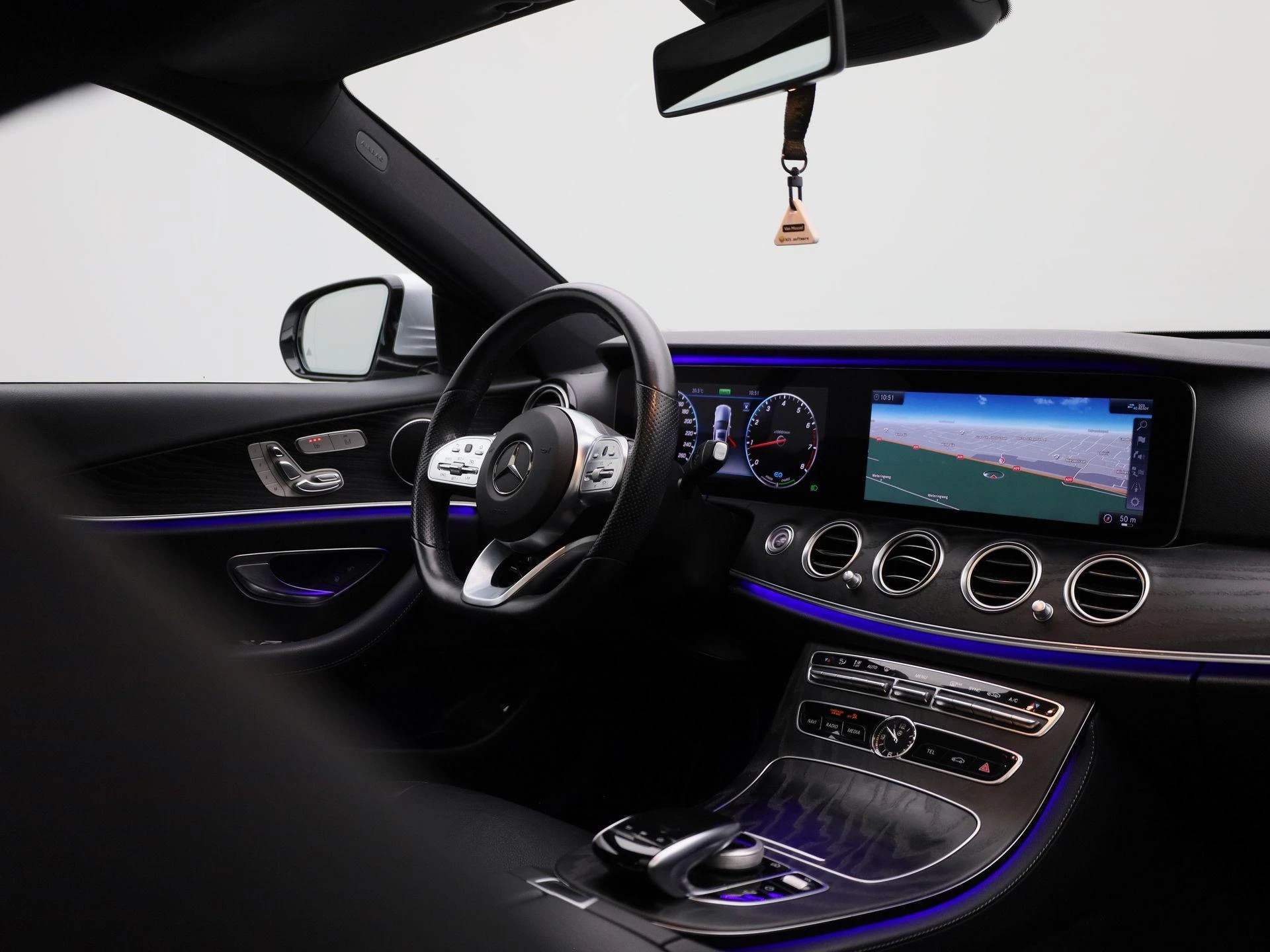 Mercedes-Benz-E-Klasse-image-39
