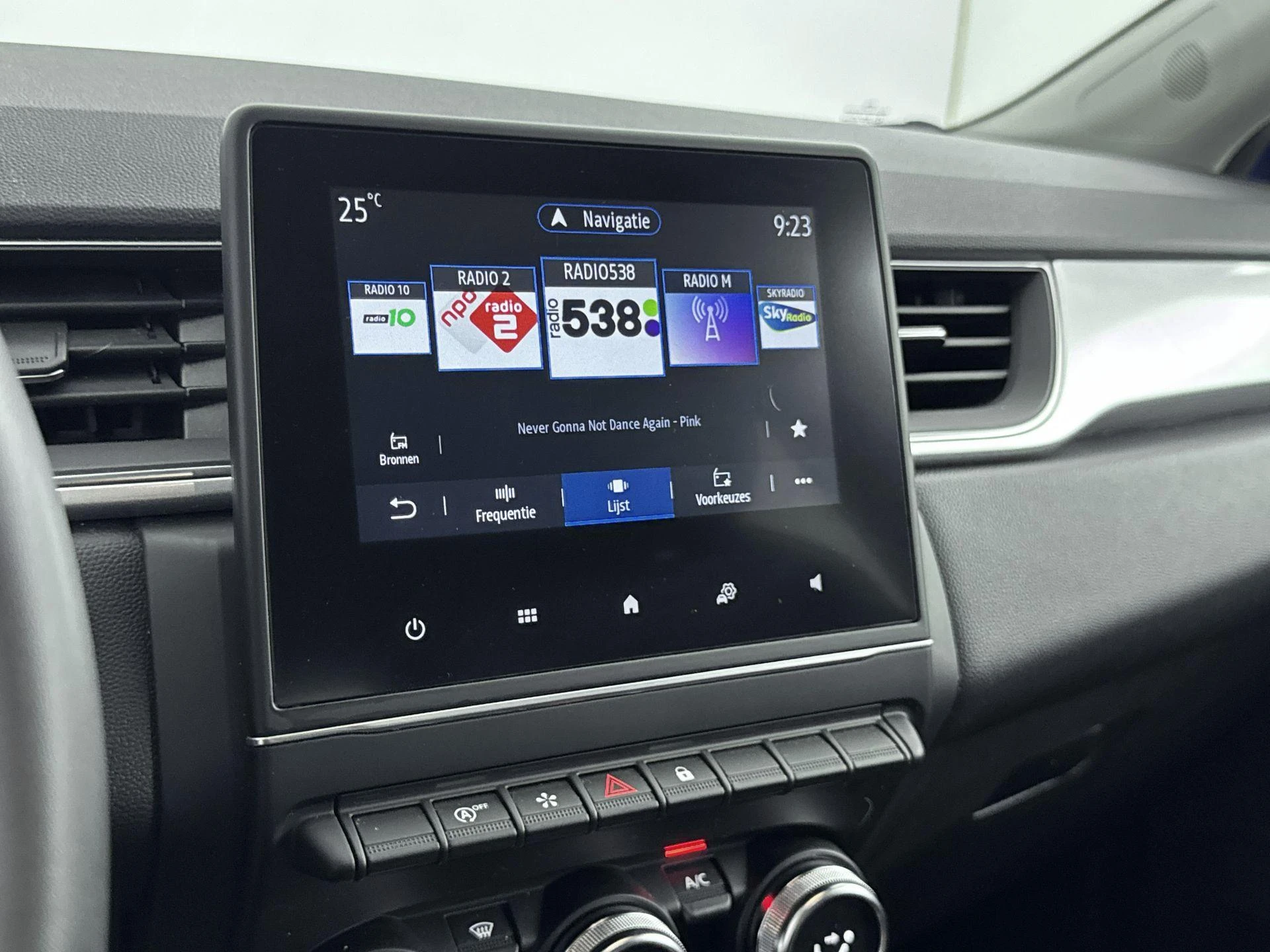 Renault-Captur-image-6