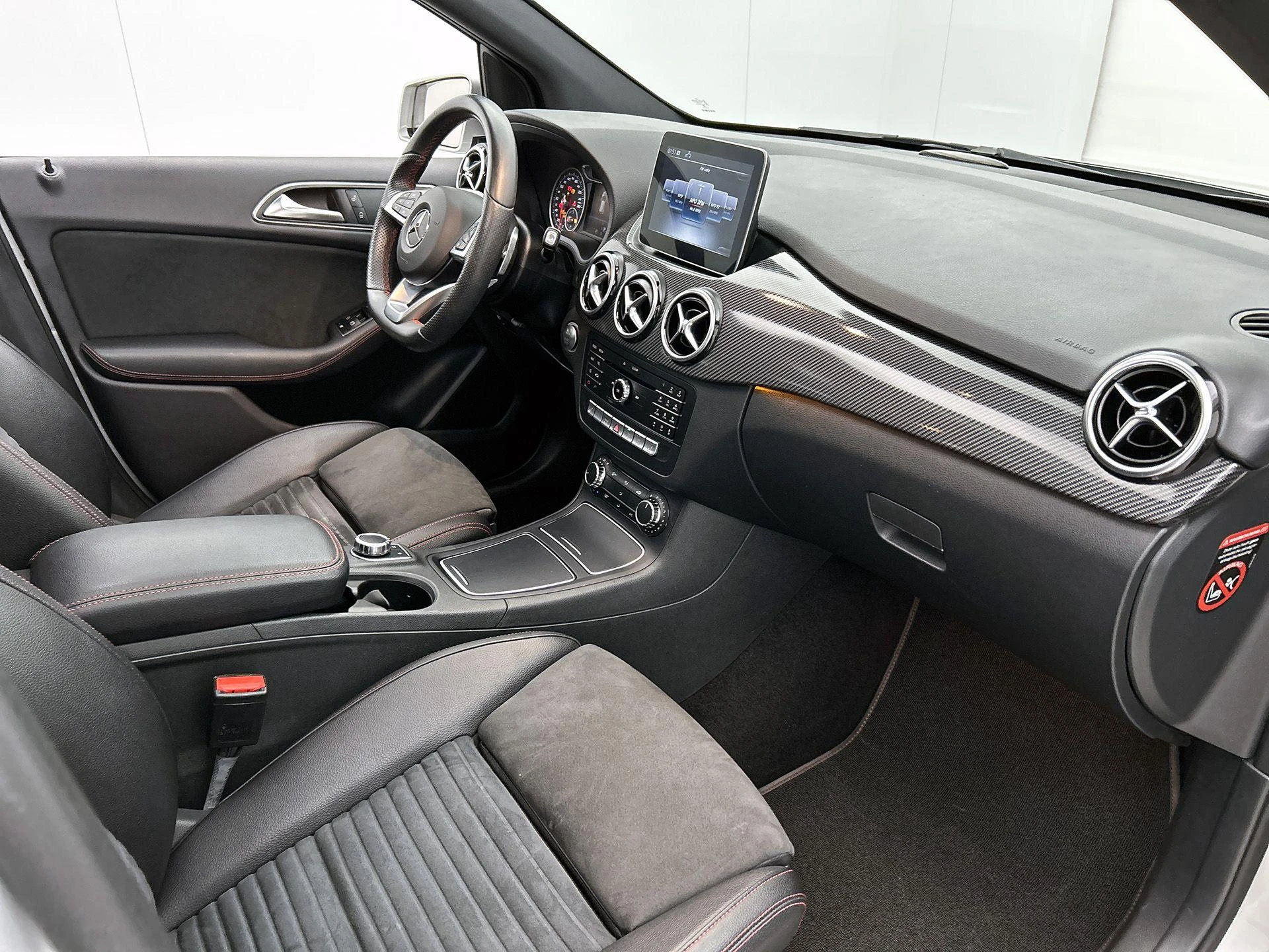 Mercedes-Benz-B-Klasse-image-22