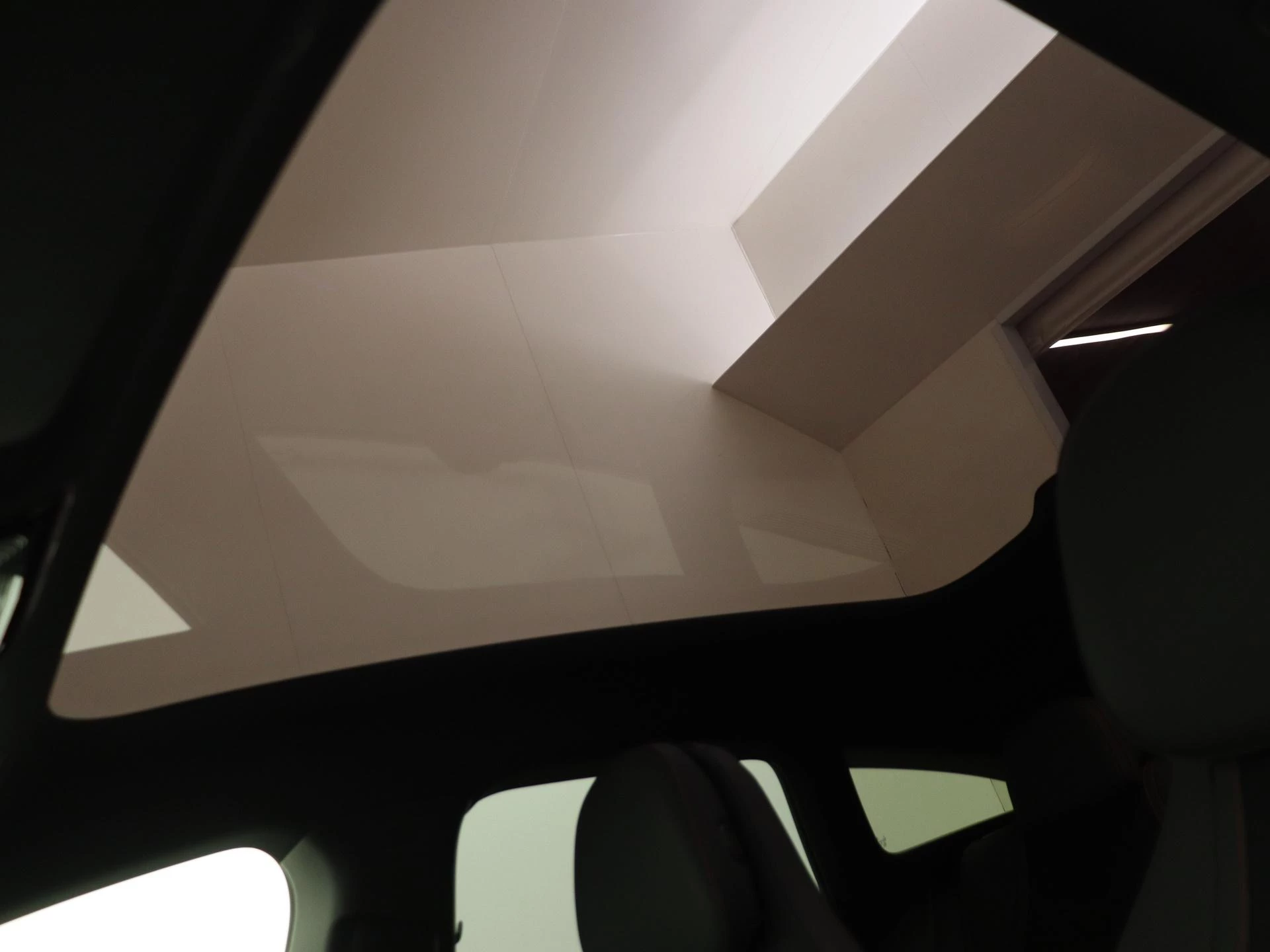 Mercedes-Benz-CLA-image-25