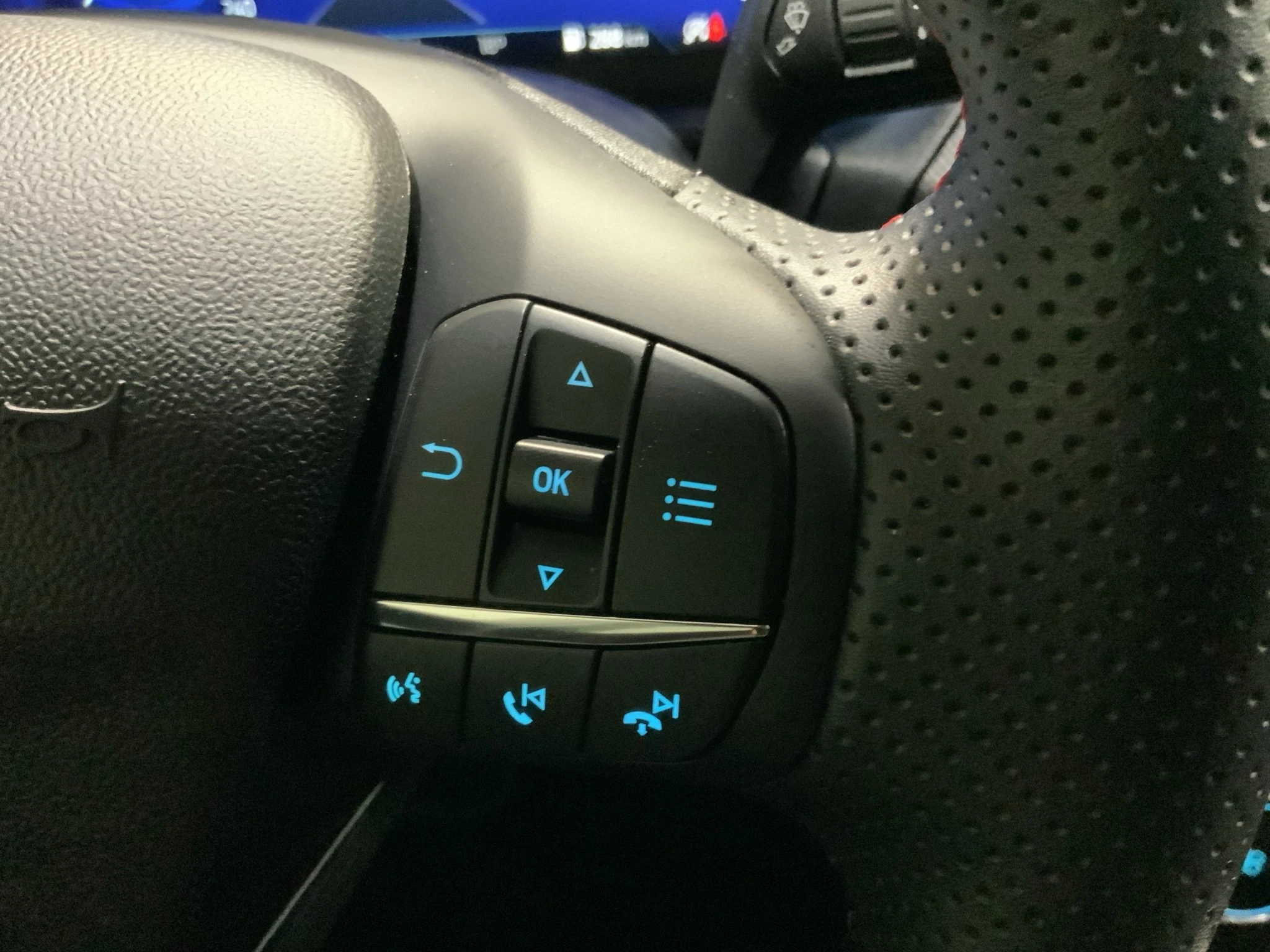 Ford-Puma-image-19