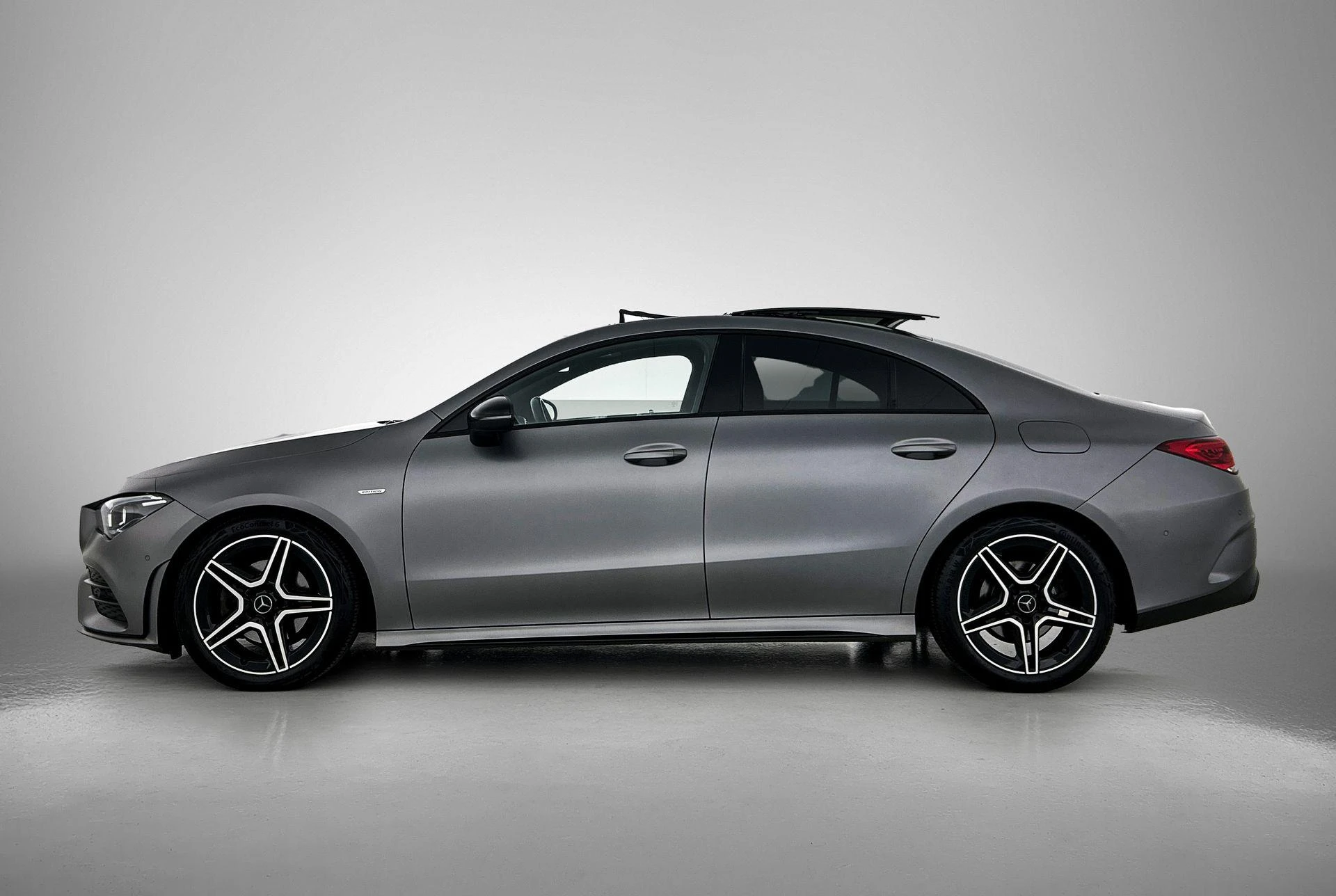 Mercedes-Benz-CLA-image-1