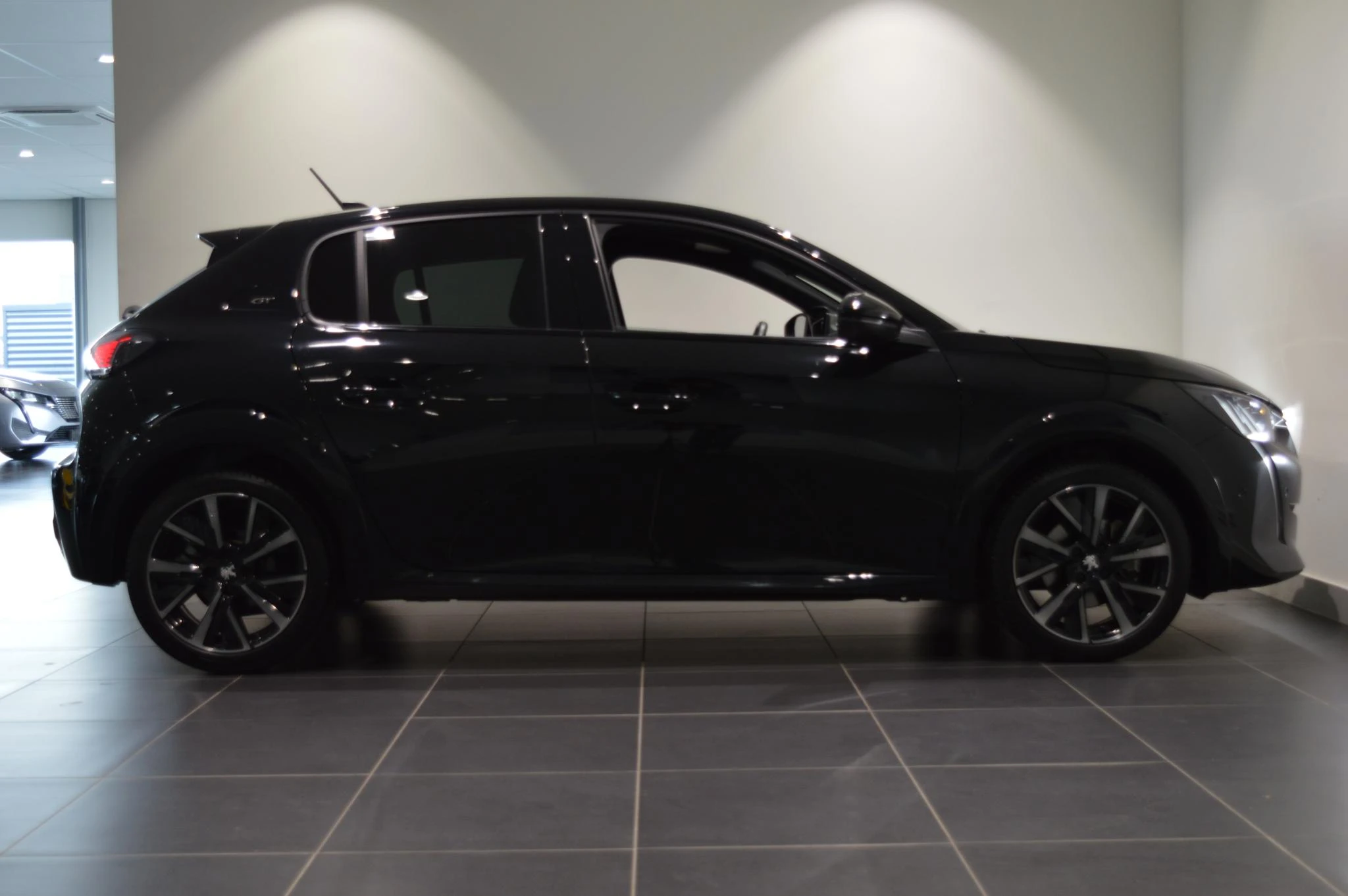 Peugeot-208-image-18