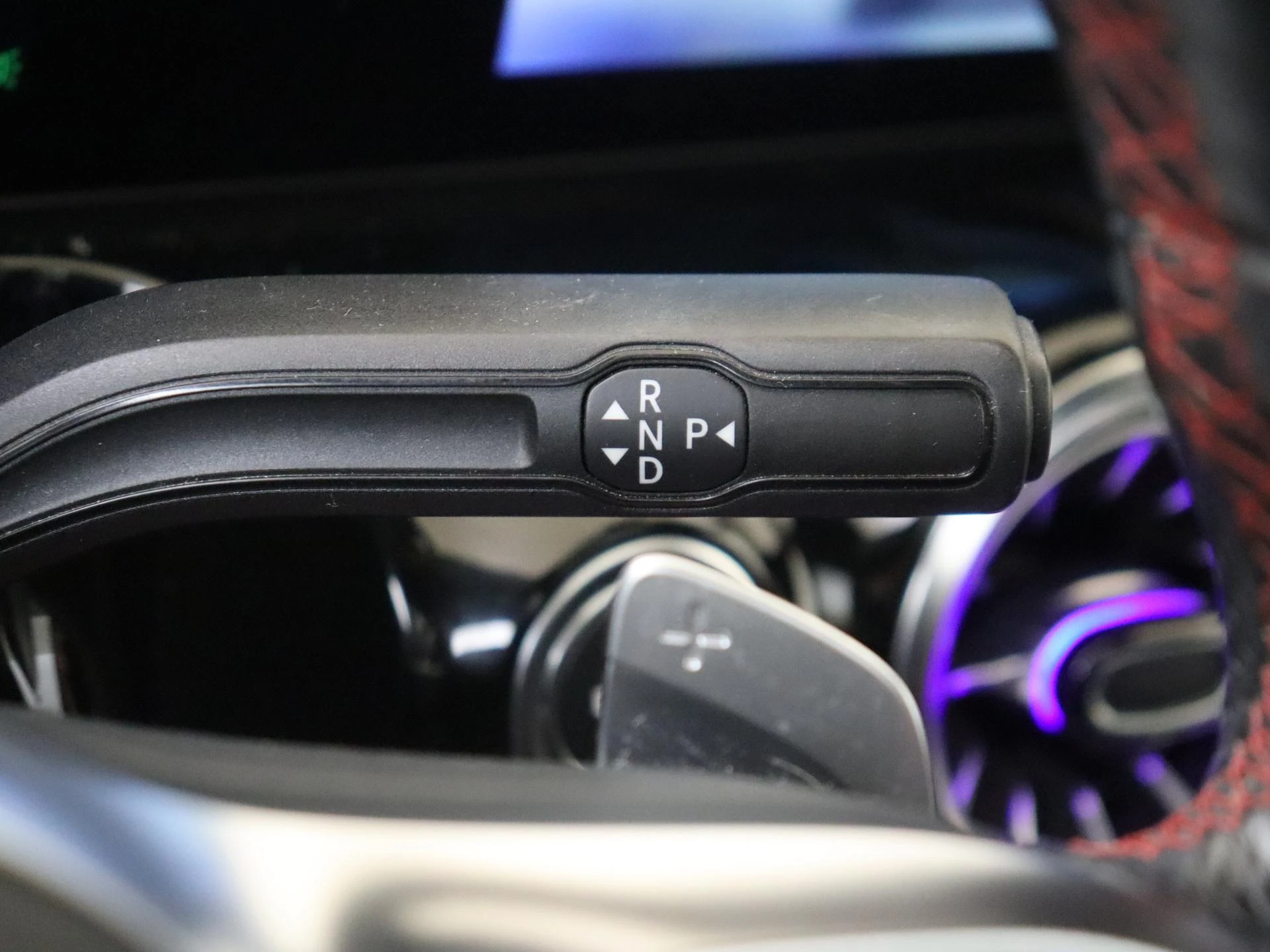 Mercedes-Benz-GLA-image-14