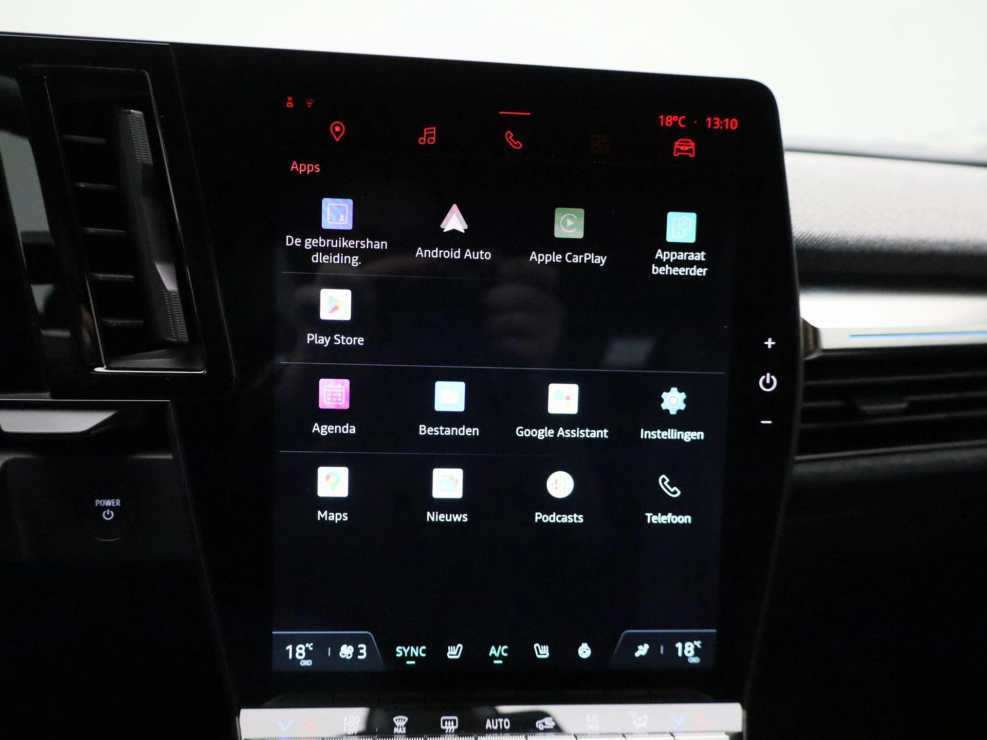 Renault-Megane E-Tech-image-21