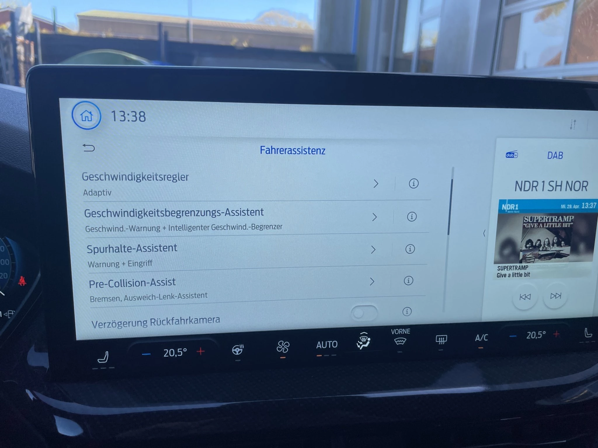 Ford Focus ST-Line X Turnier Aut.*AHK*ACC*HUD*KAM*NAVI*WINTER-PKT.