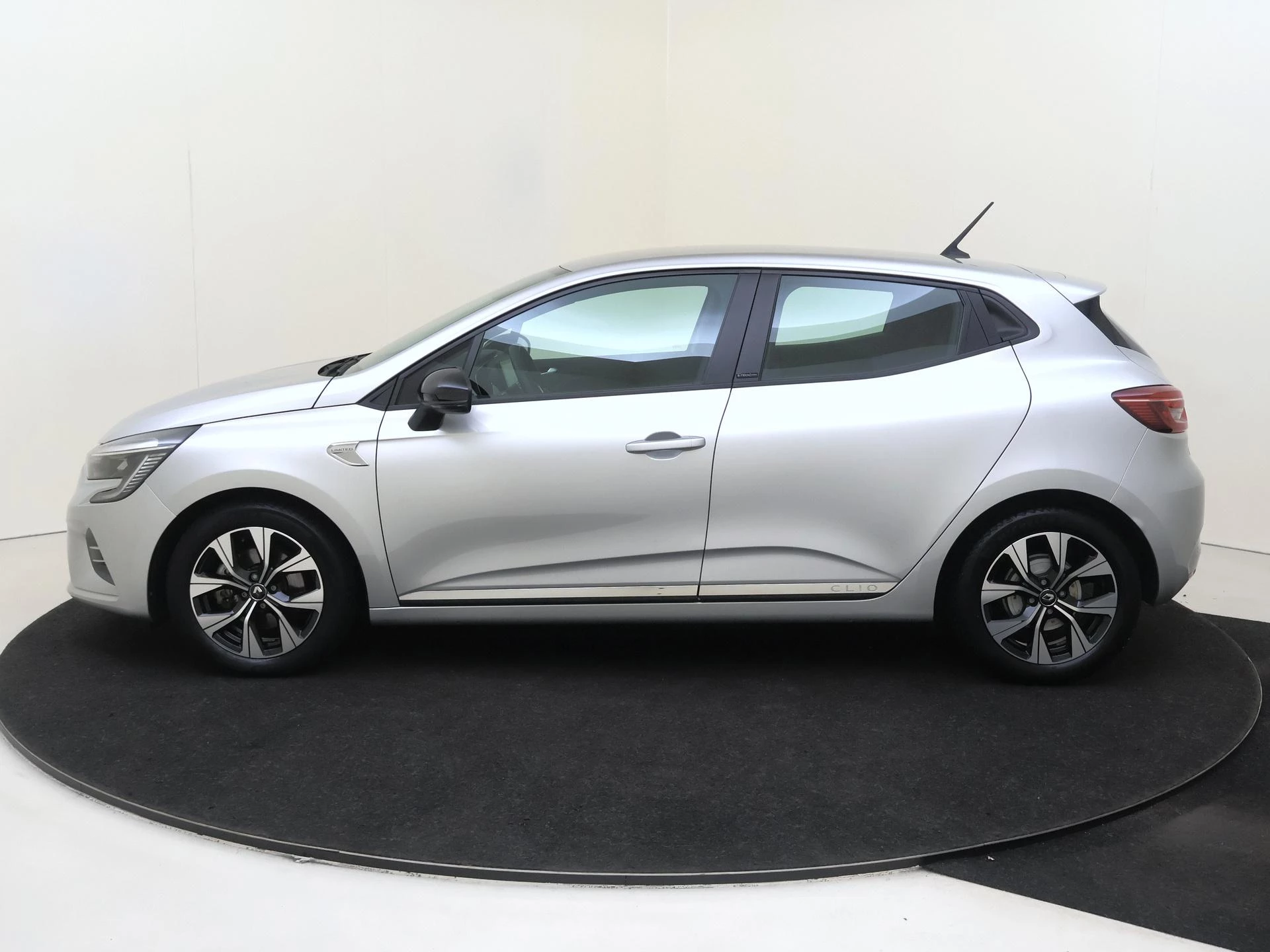 Renault Clio 1.6 E-Tech Hybrid 140 Limited