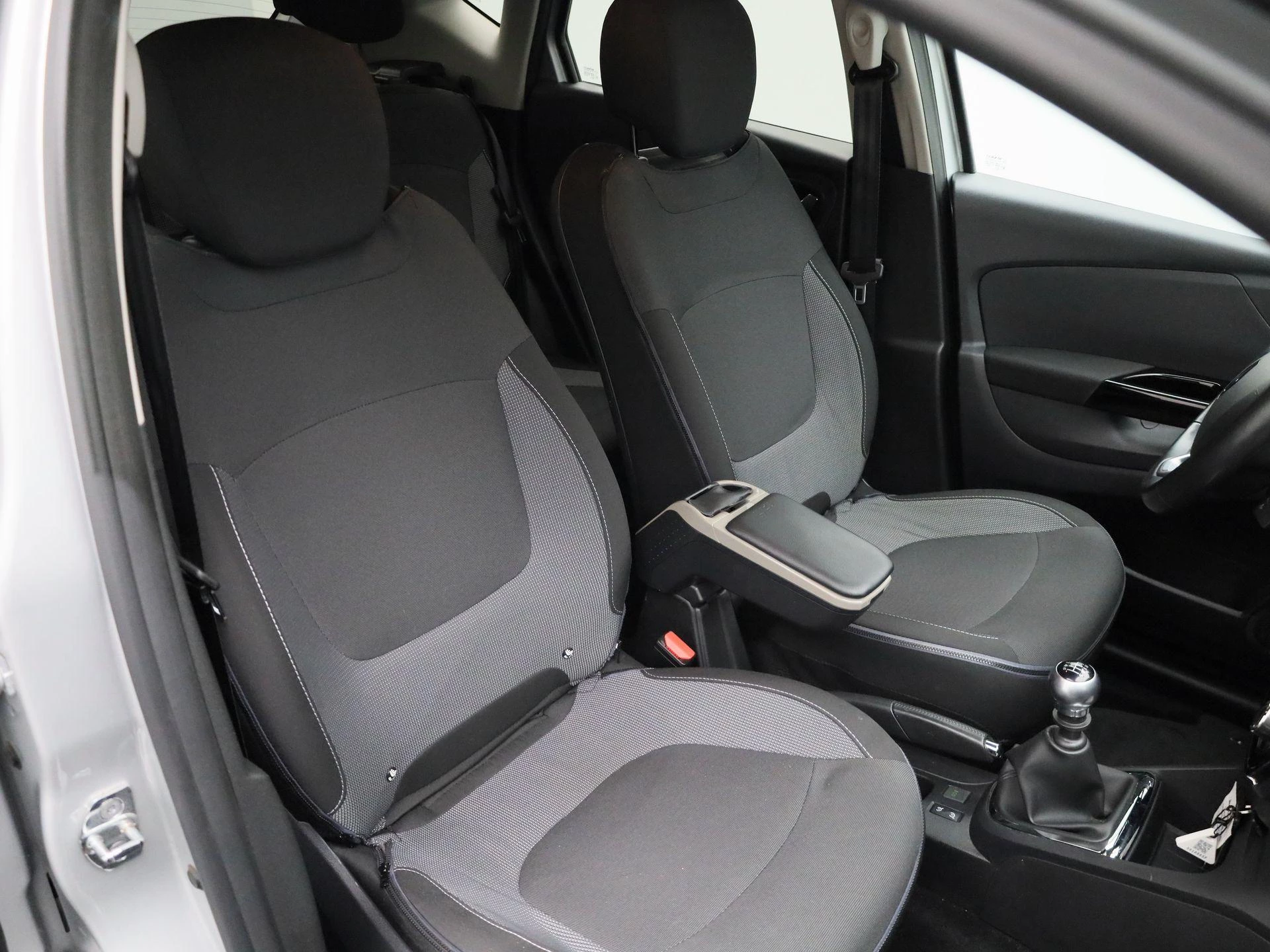 Renault-Captur-image-32