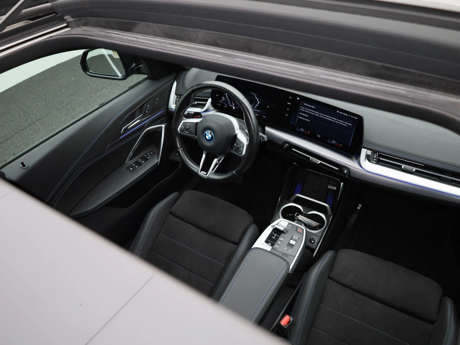 BMW-iX1-image-42