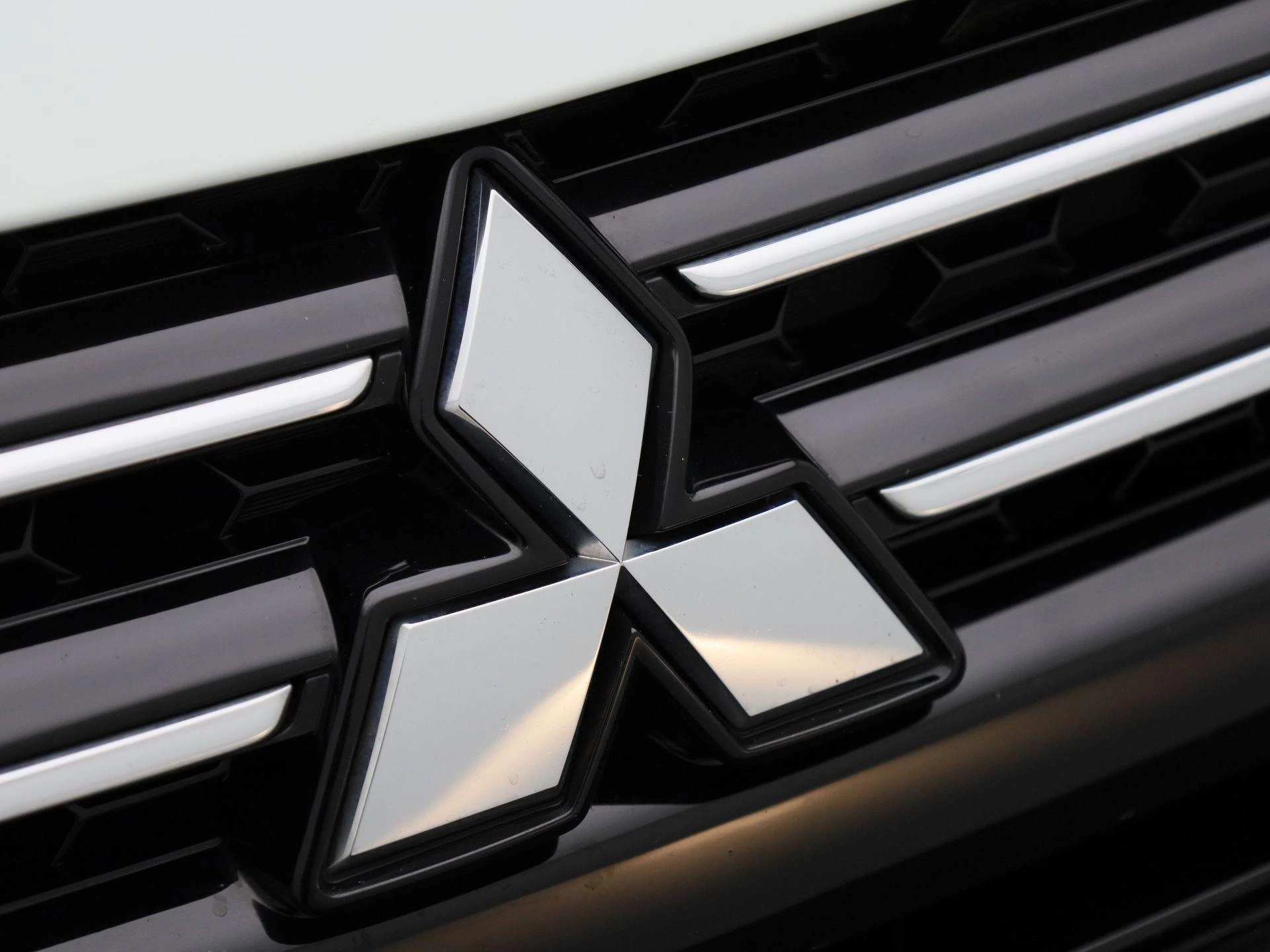 Mitsubishi-Space Star-image-25