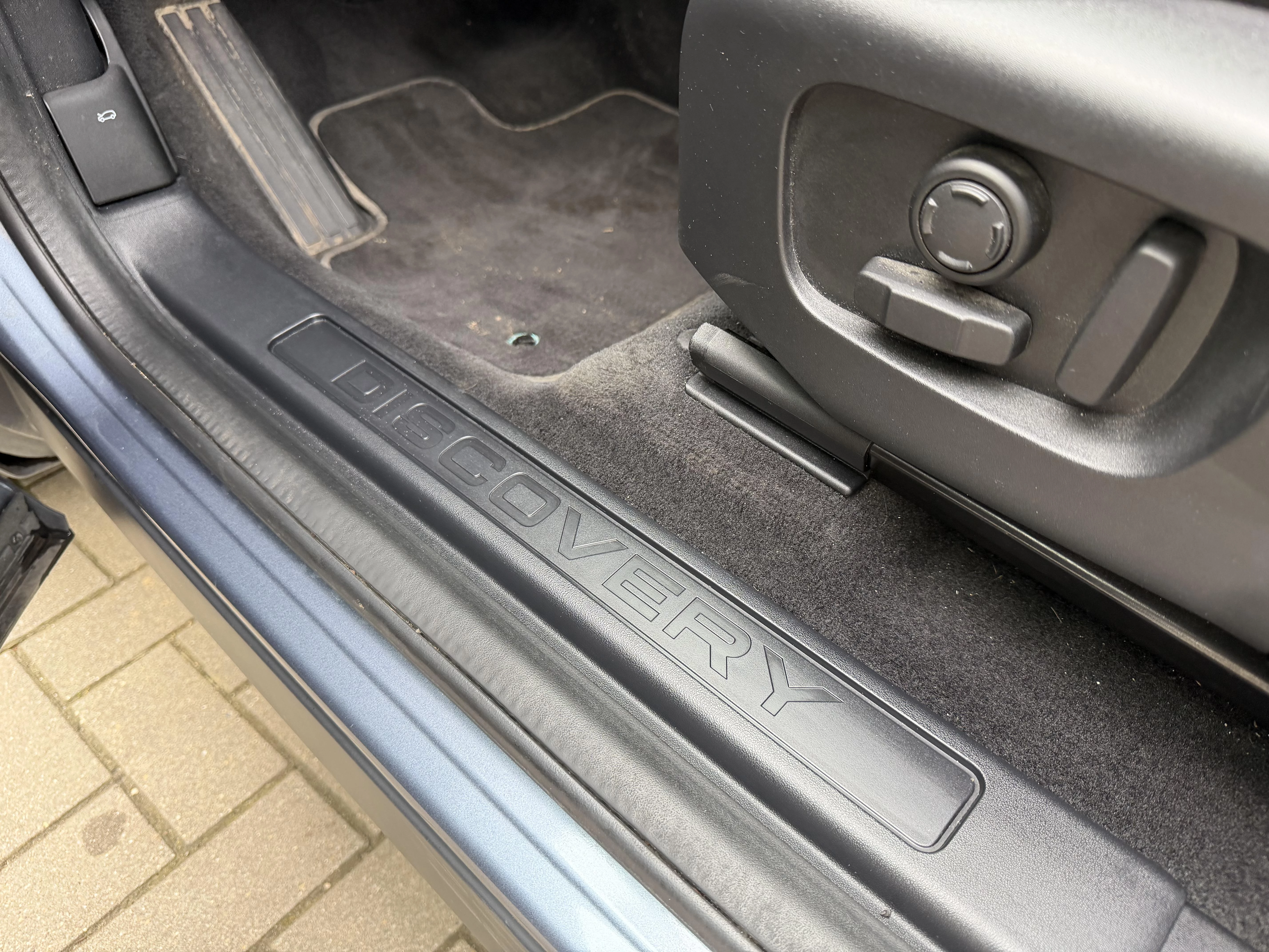 Land Rover-Discovery Sport-image-32