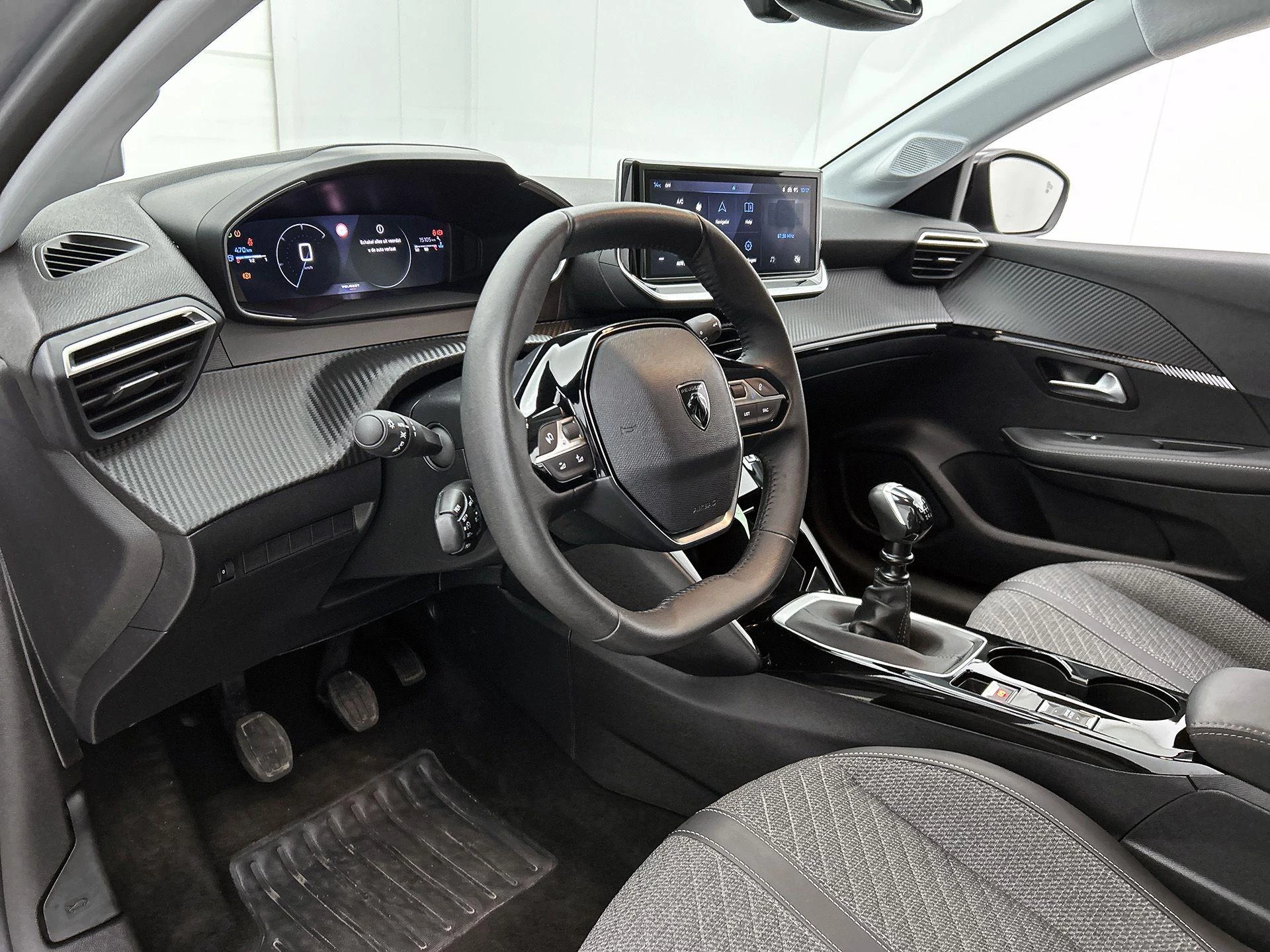 Peugeot-208-image-19