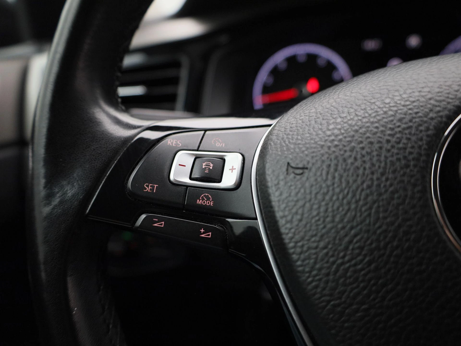 Volkswagen-Polo-image-16
