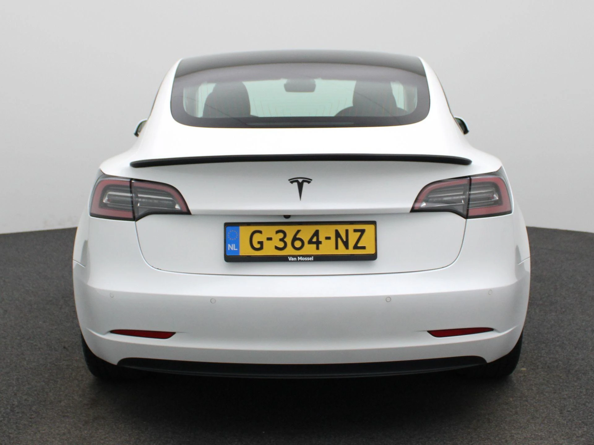 Tesla-Model 3-image-4