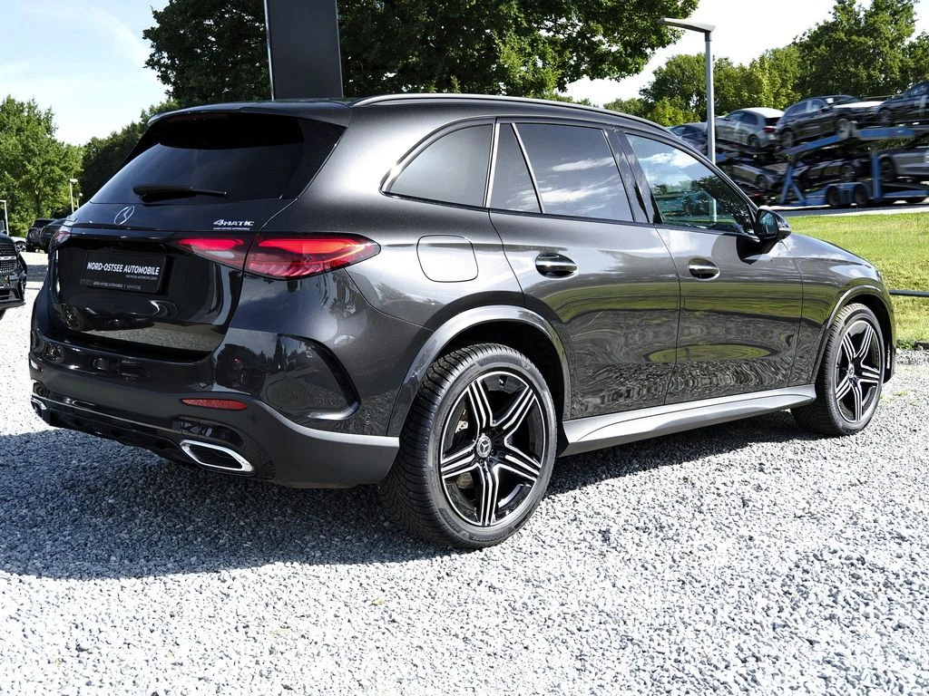 Mercedes-Benz-GLC 220 d-image-5