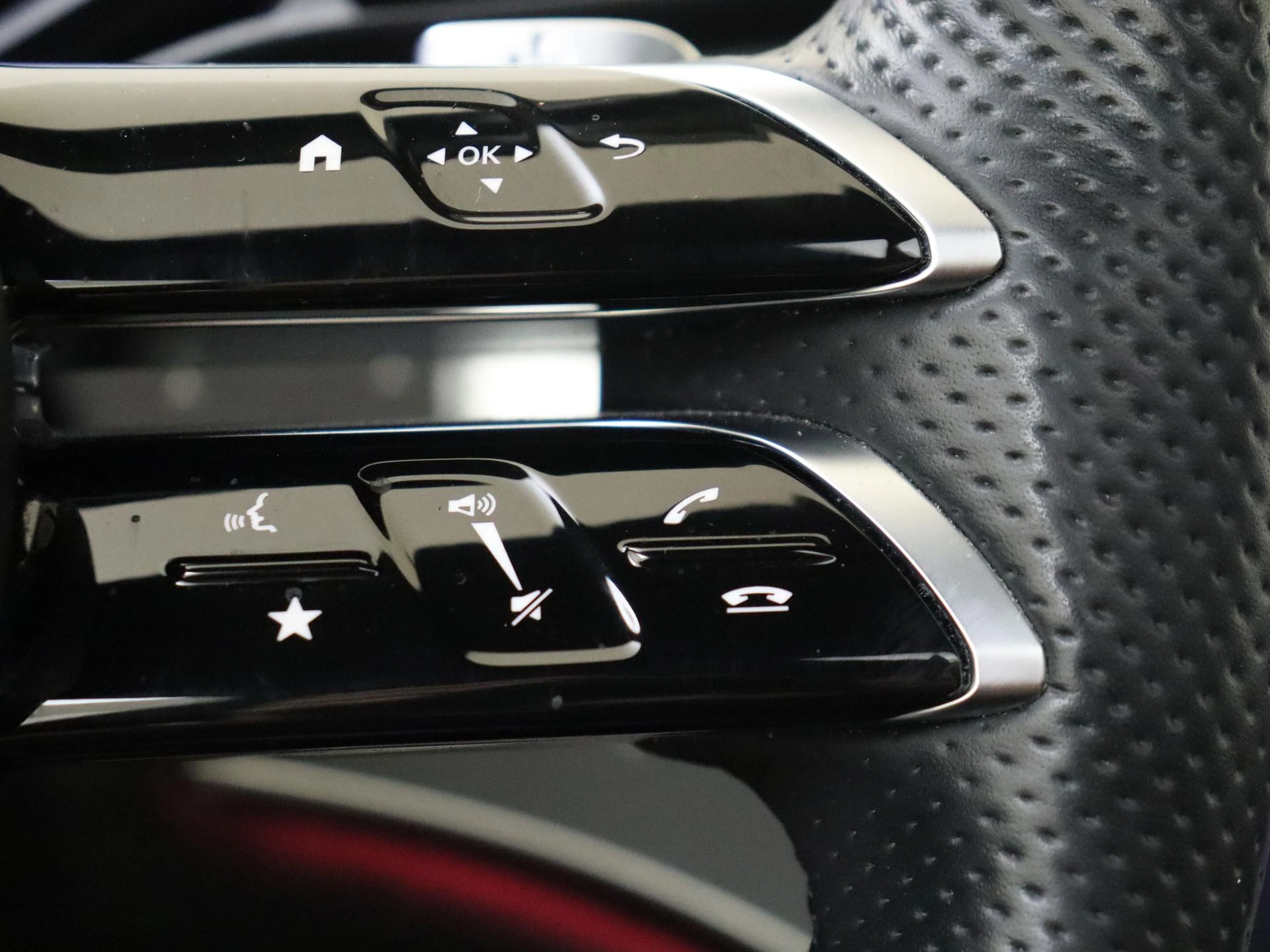 Mercedes-Benz-EQE-image-12