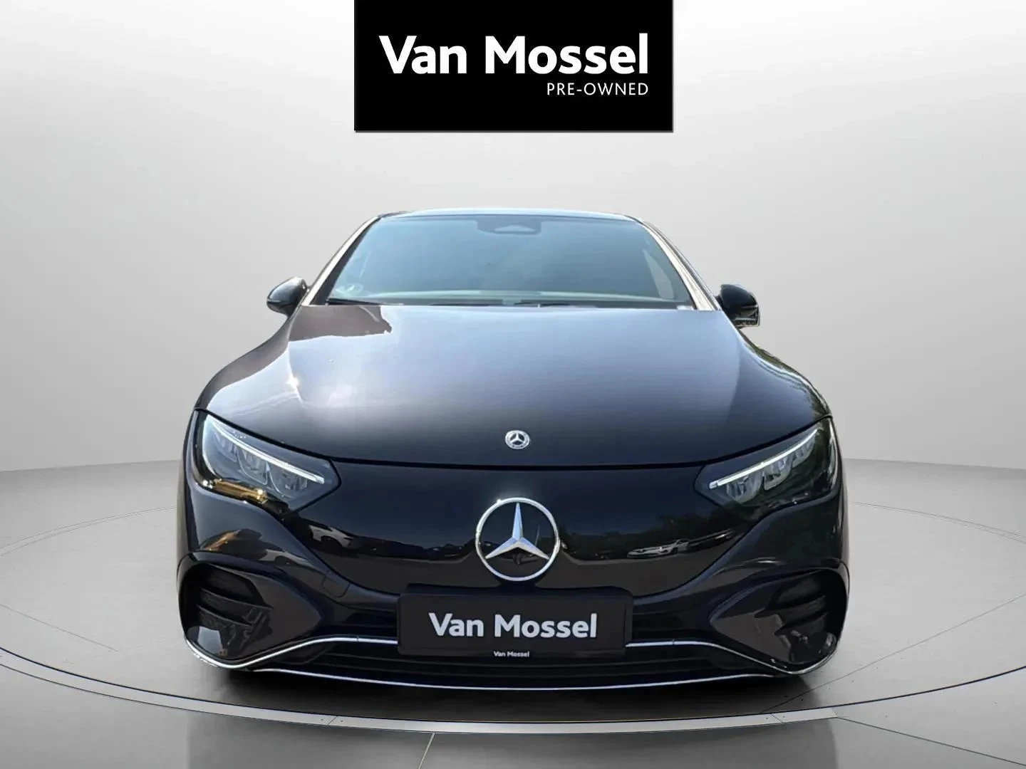 Mercedes-Benz-EQE-image-1