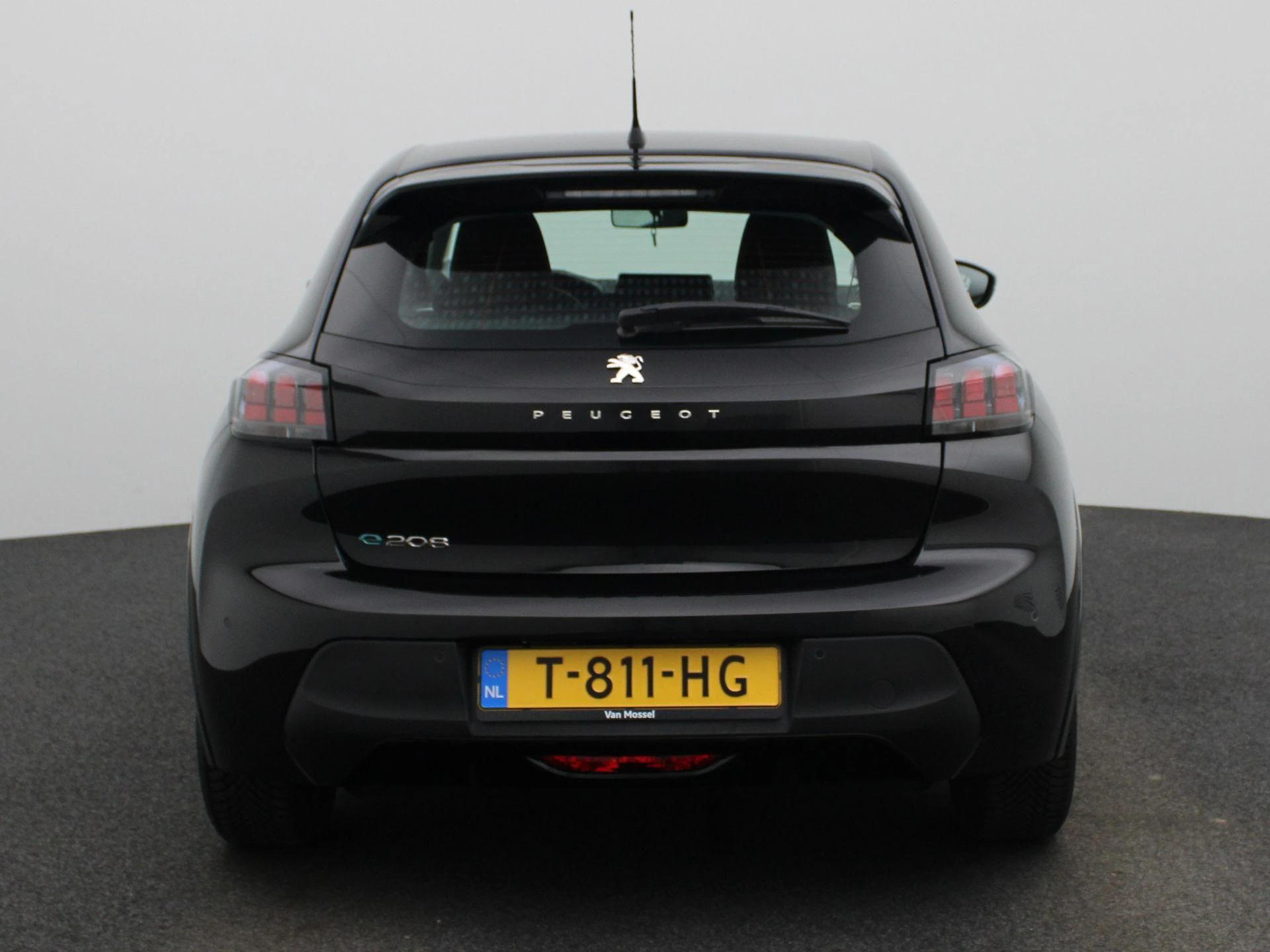 Peugeot-e-208-image-4