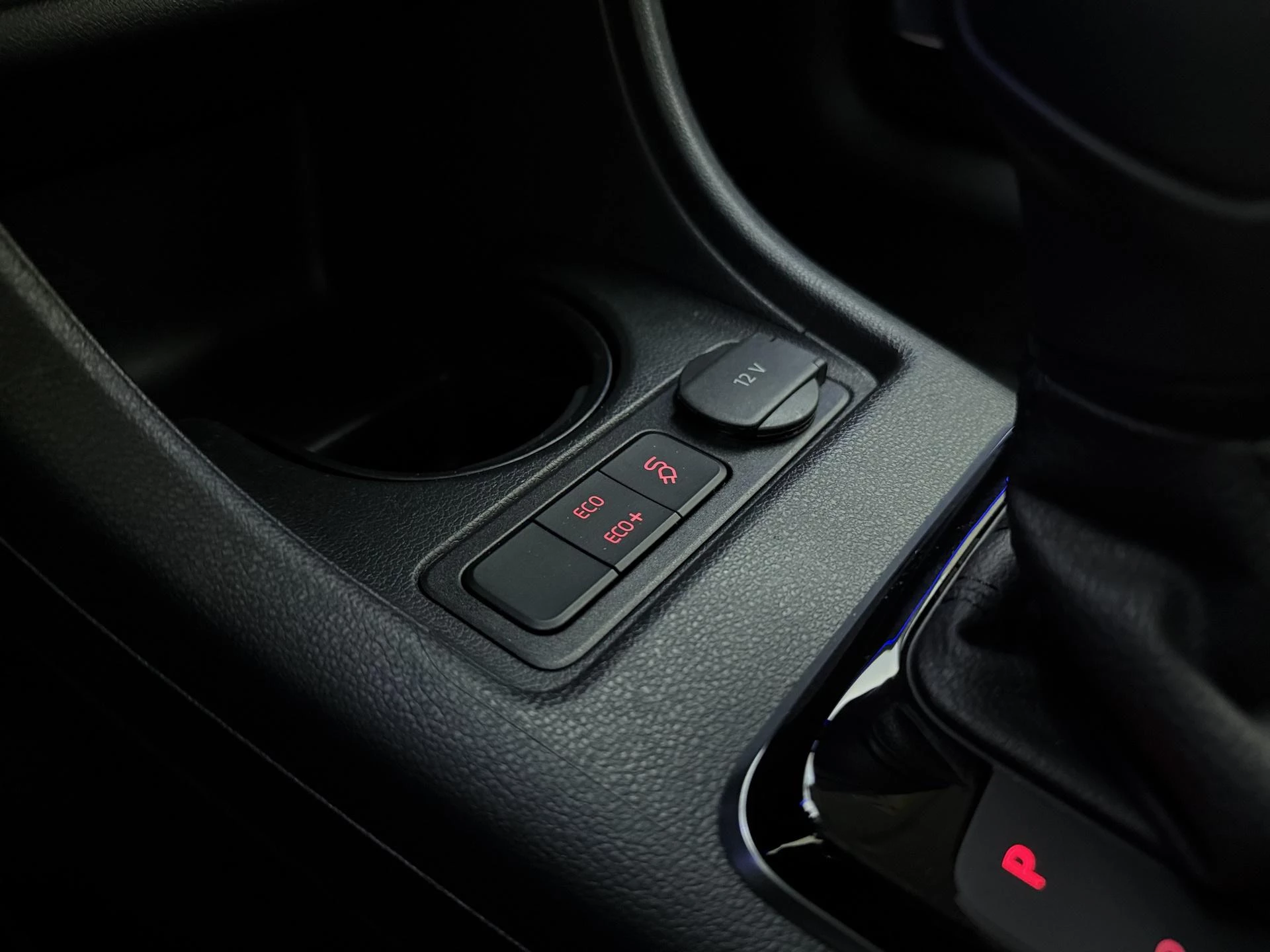 Volkswagen-e-up!-image-17