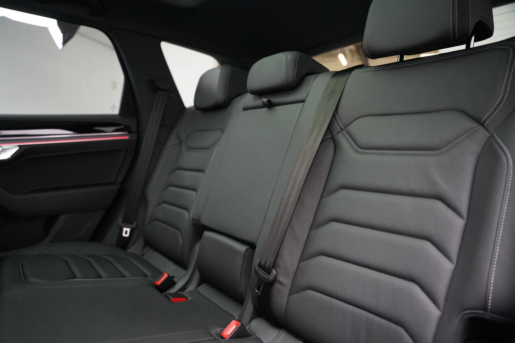 Volkswagen-Touareg-image-35