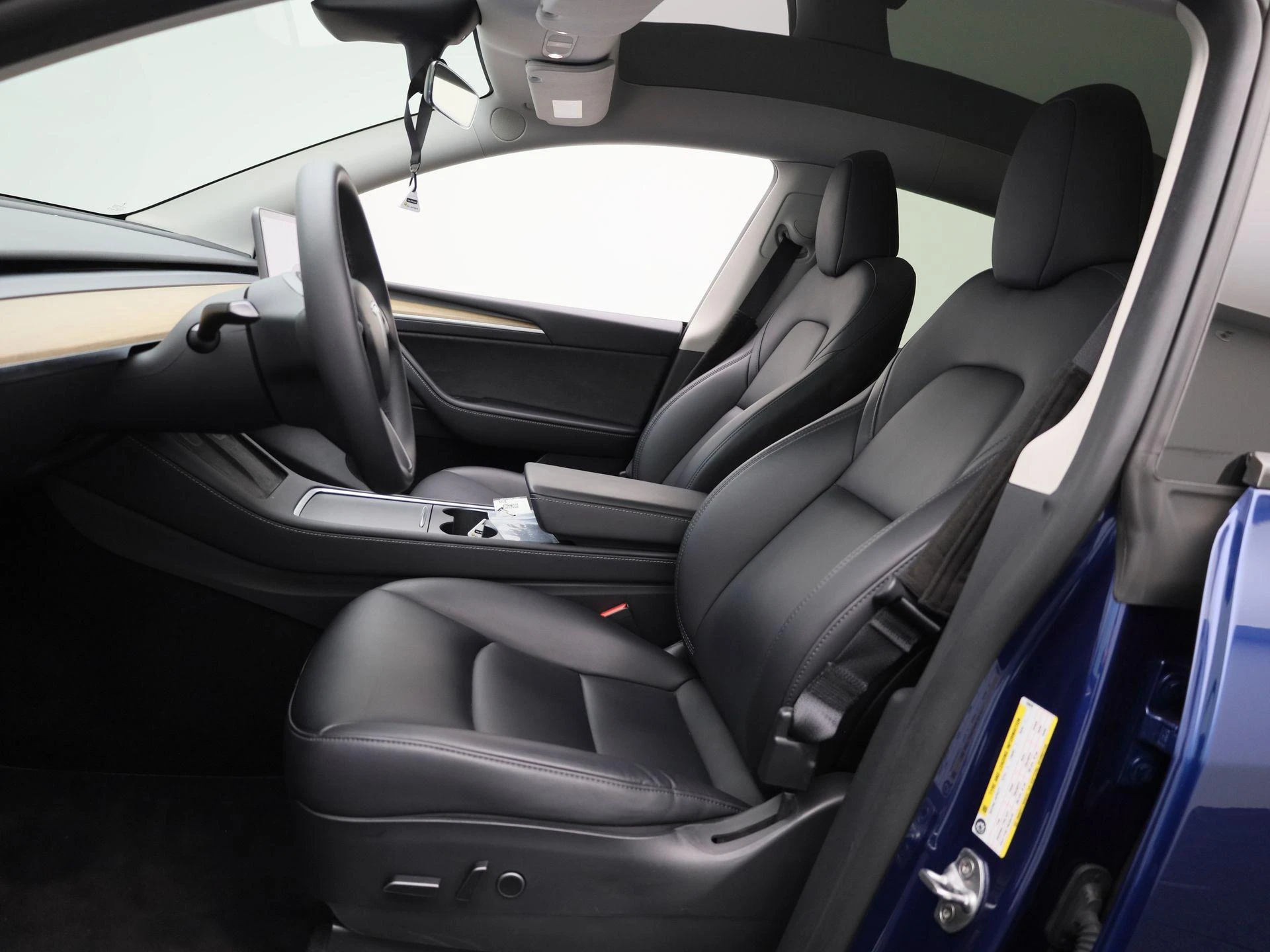 Tesla-Model Y-image-9