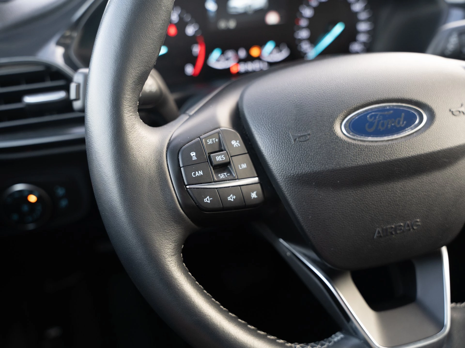 Ford Fiesta Active X Aut*AHK*ACC*NAVI*RFK*Winter-Pkt.