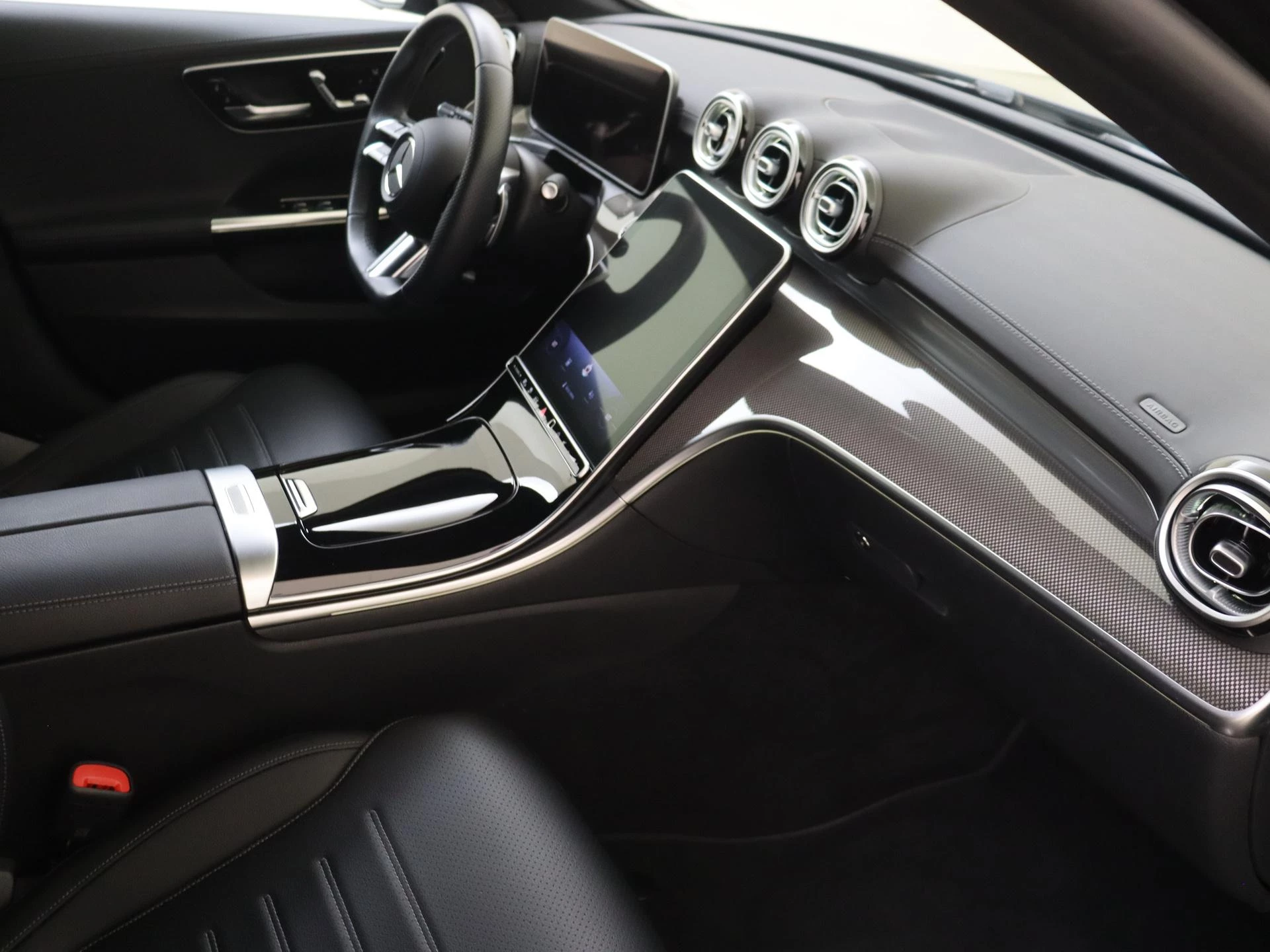 Mercedes-Benz-C-Klasse-image-4