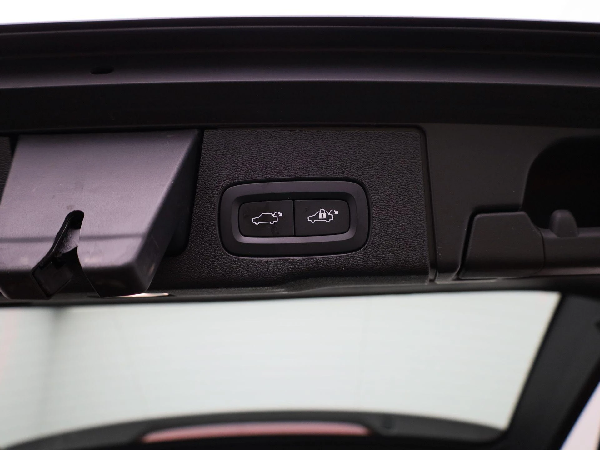 Volvo-XC60-image-12