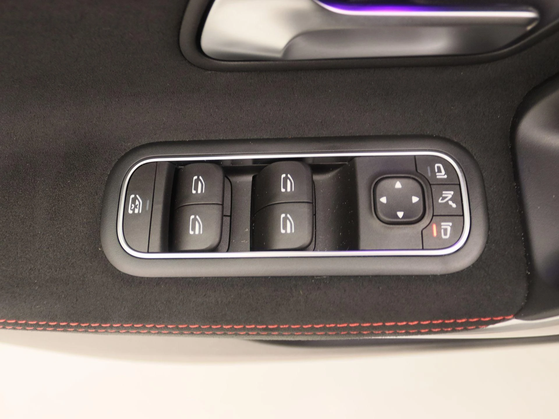 Mercedes-Benz-A-Klasse-image-20