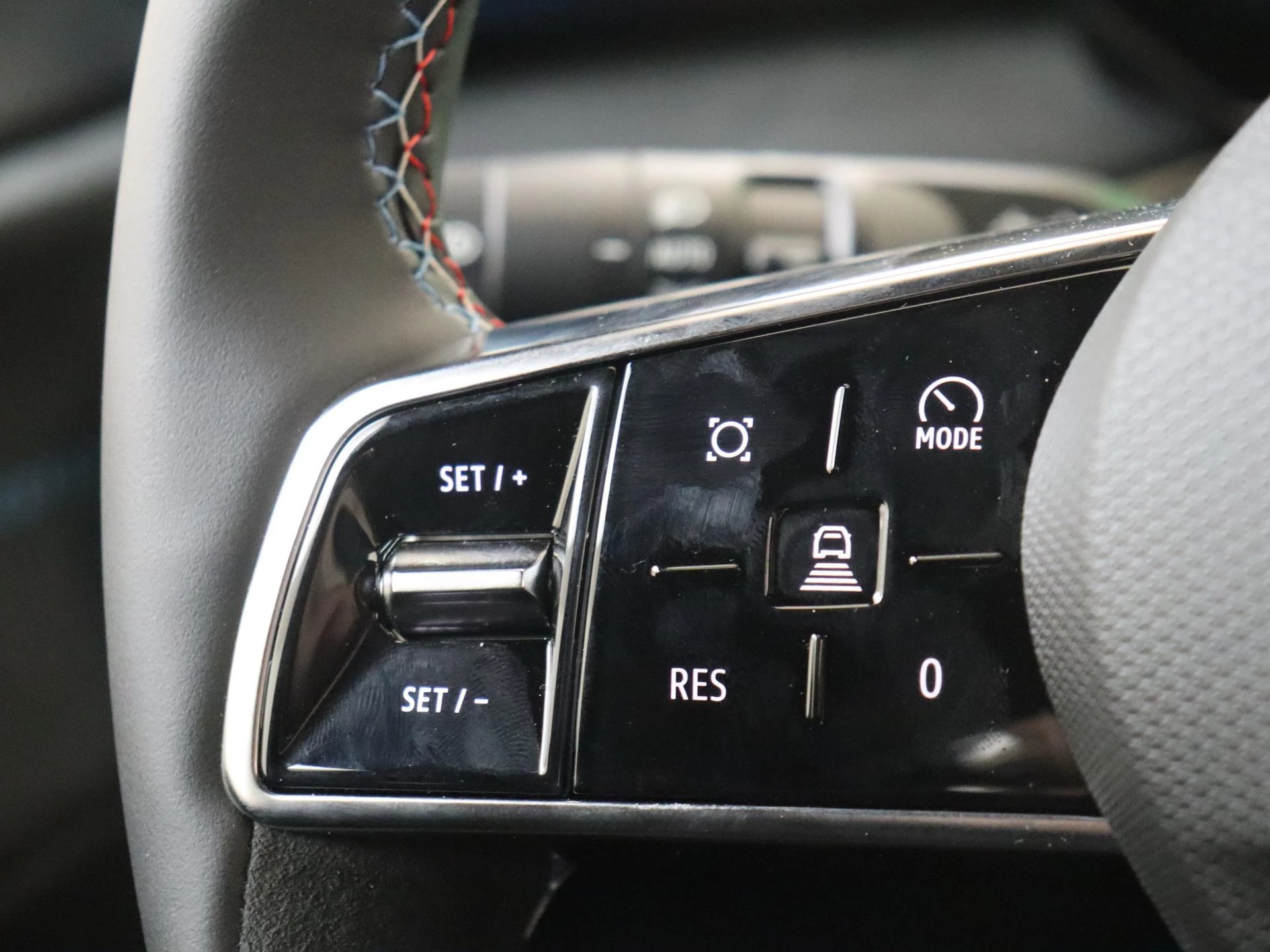 Renault-Clio-image-15