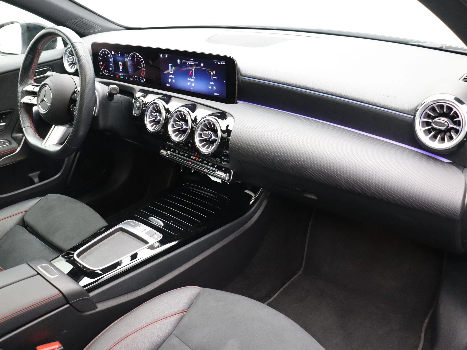 Mercedes-Benz-A-Klasse-image-21