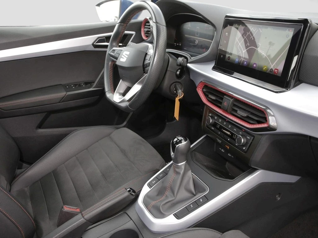 SEAT-Arona-image-8