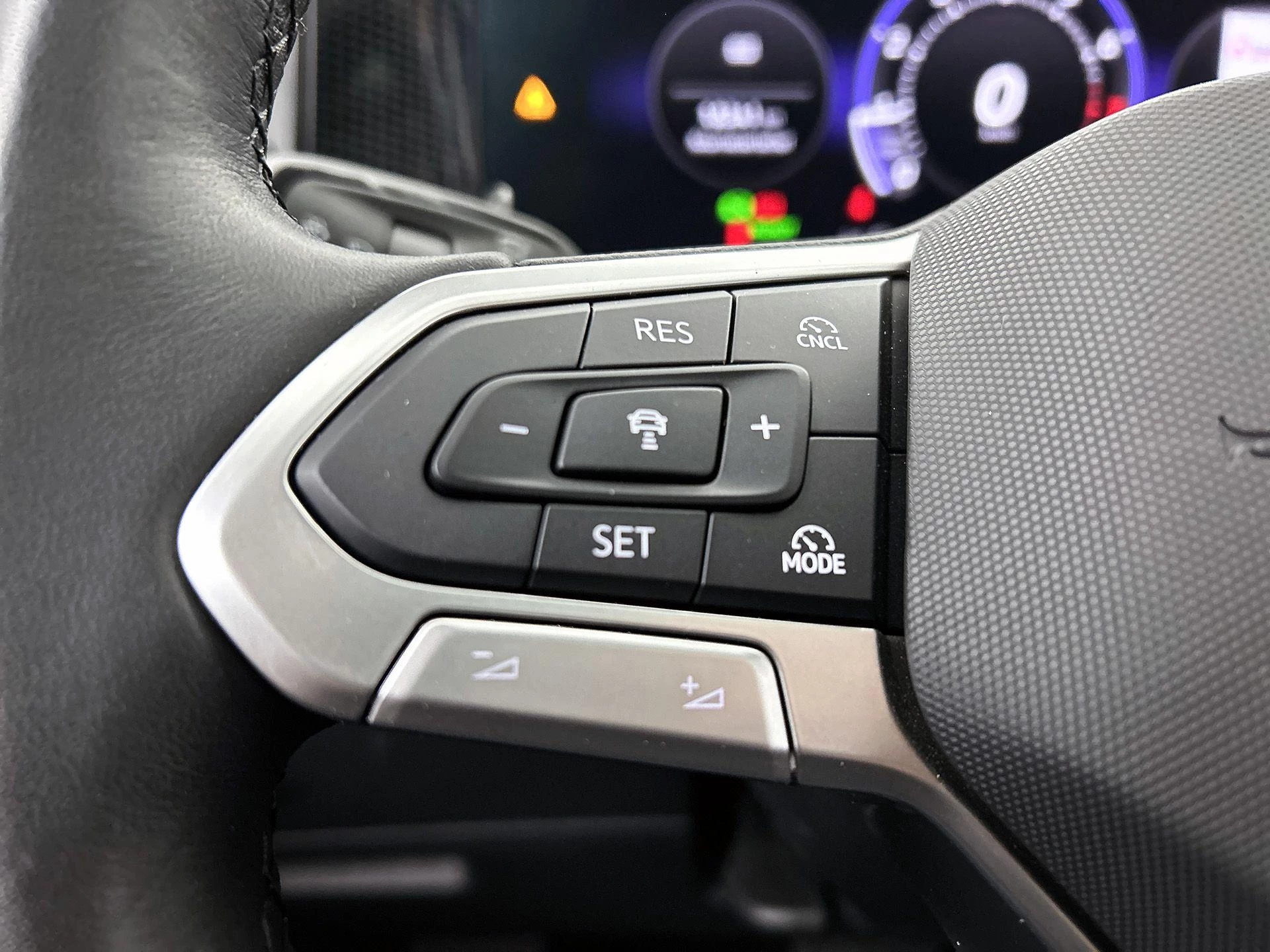 Volkswagen-Tiguan-image-5