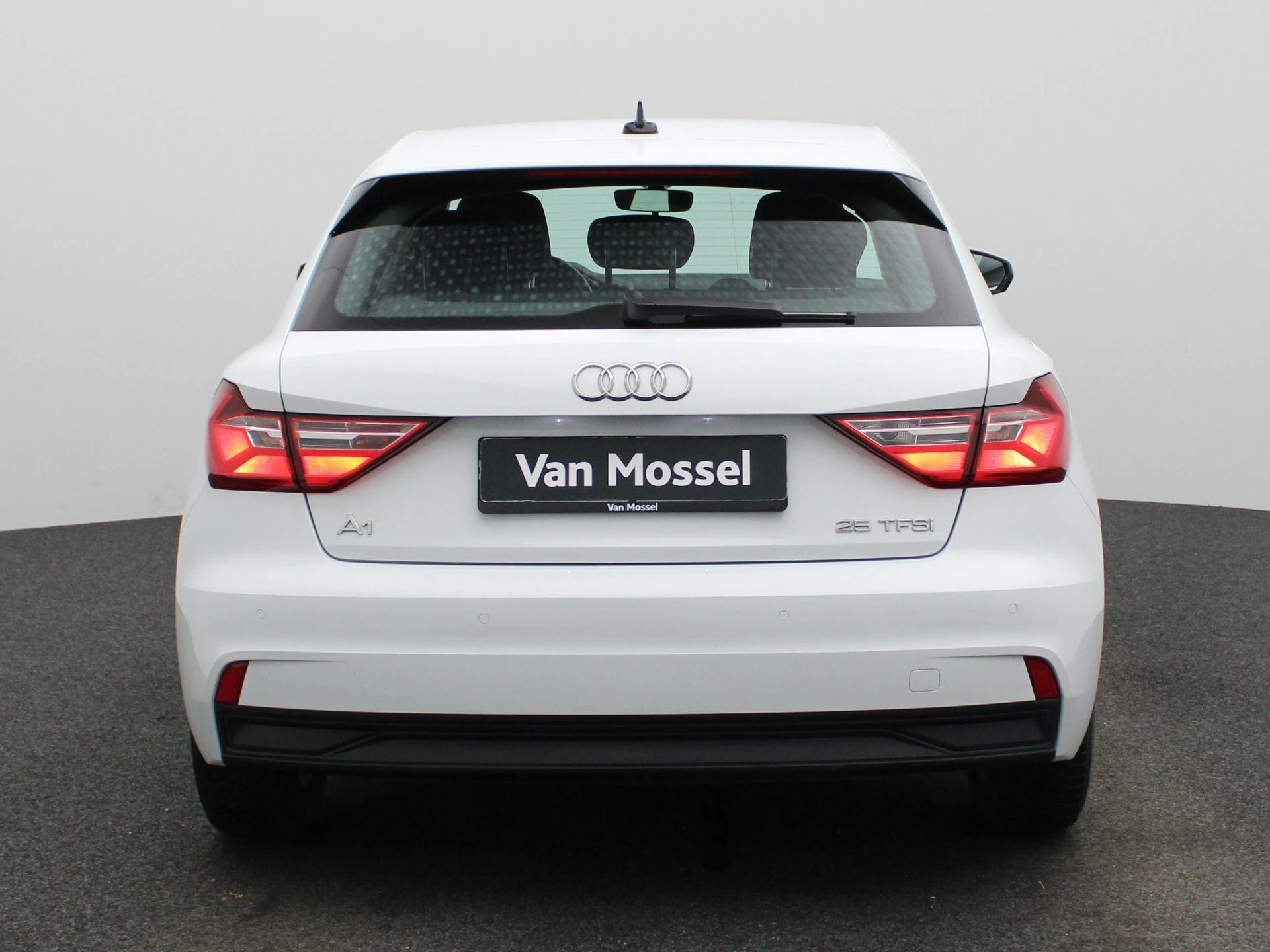 Audi-A1 Sportback-image-4