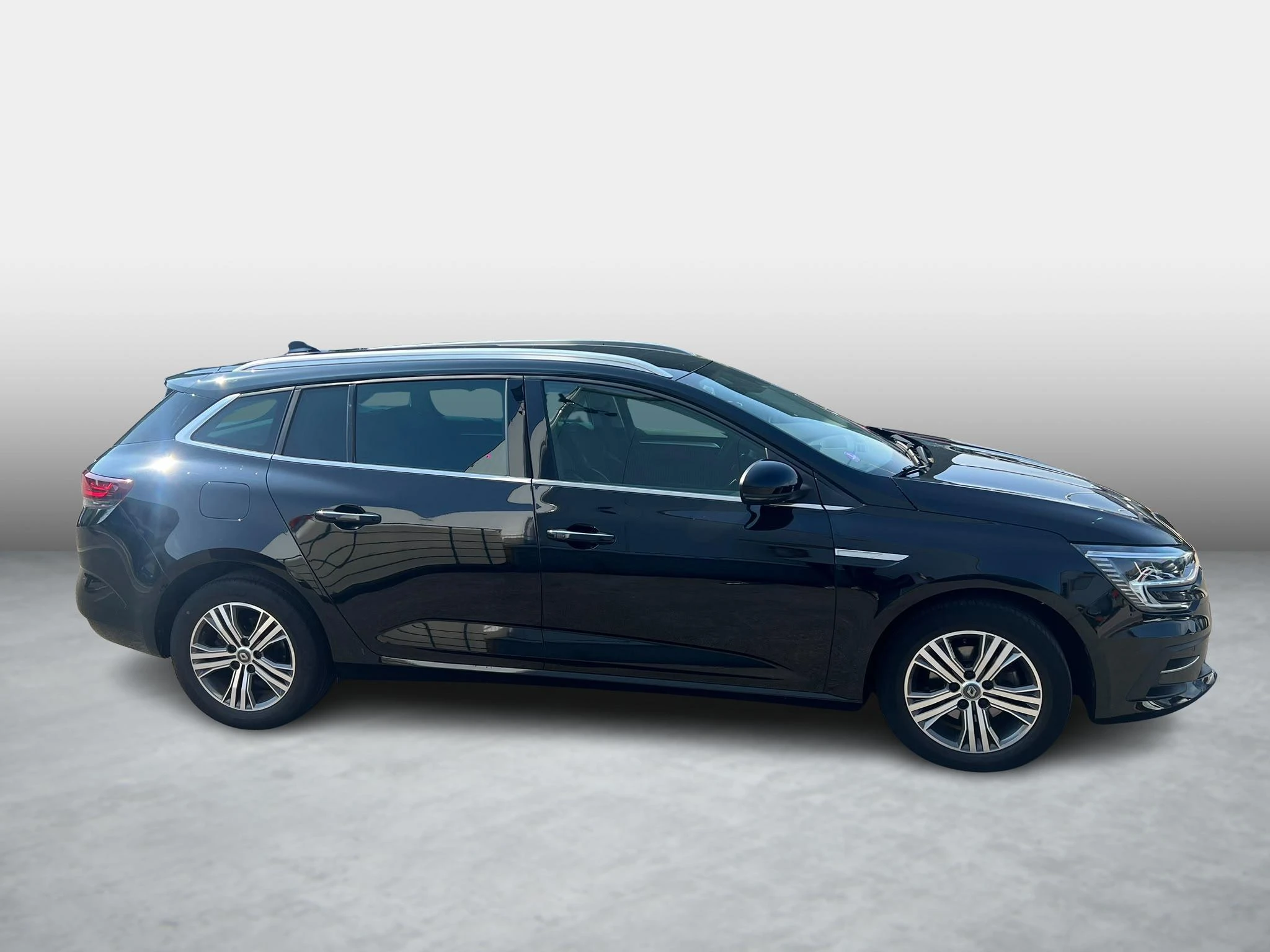 Renault-Mégane Grand Tour-image-8