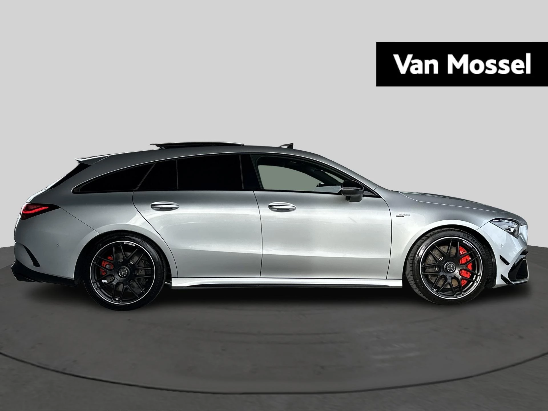 Mercedes-Benz-CLA-image-4