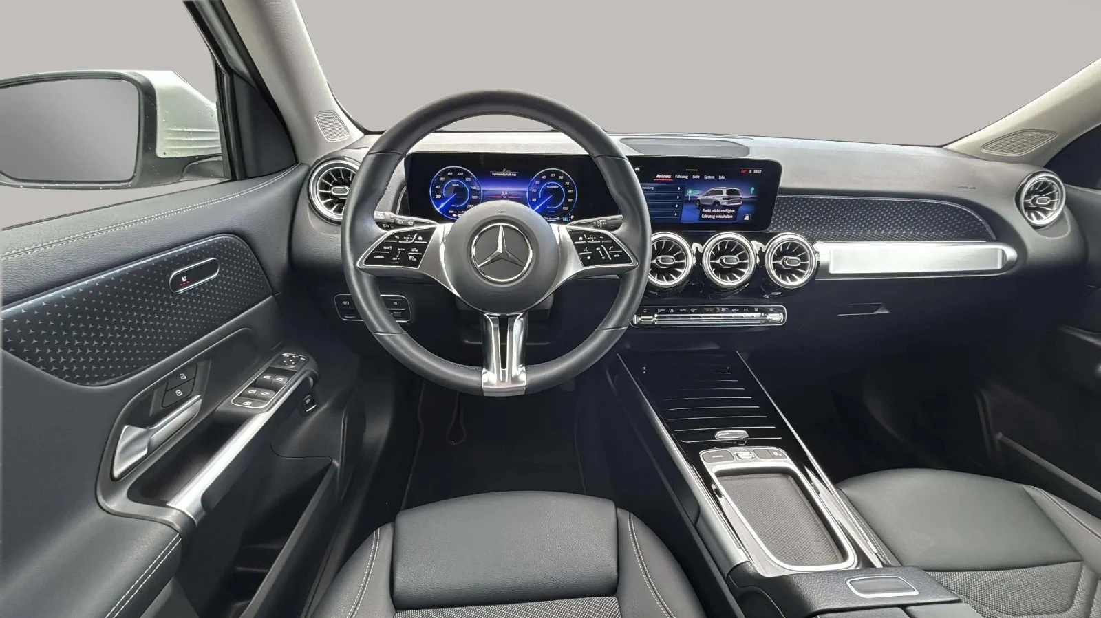 Mercedes-Benz-EQB-image-11