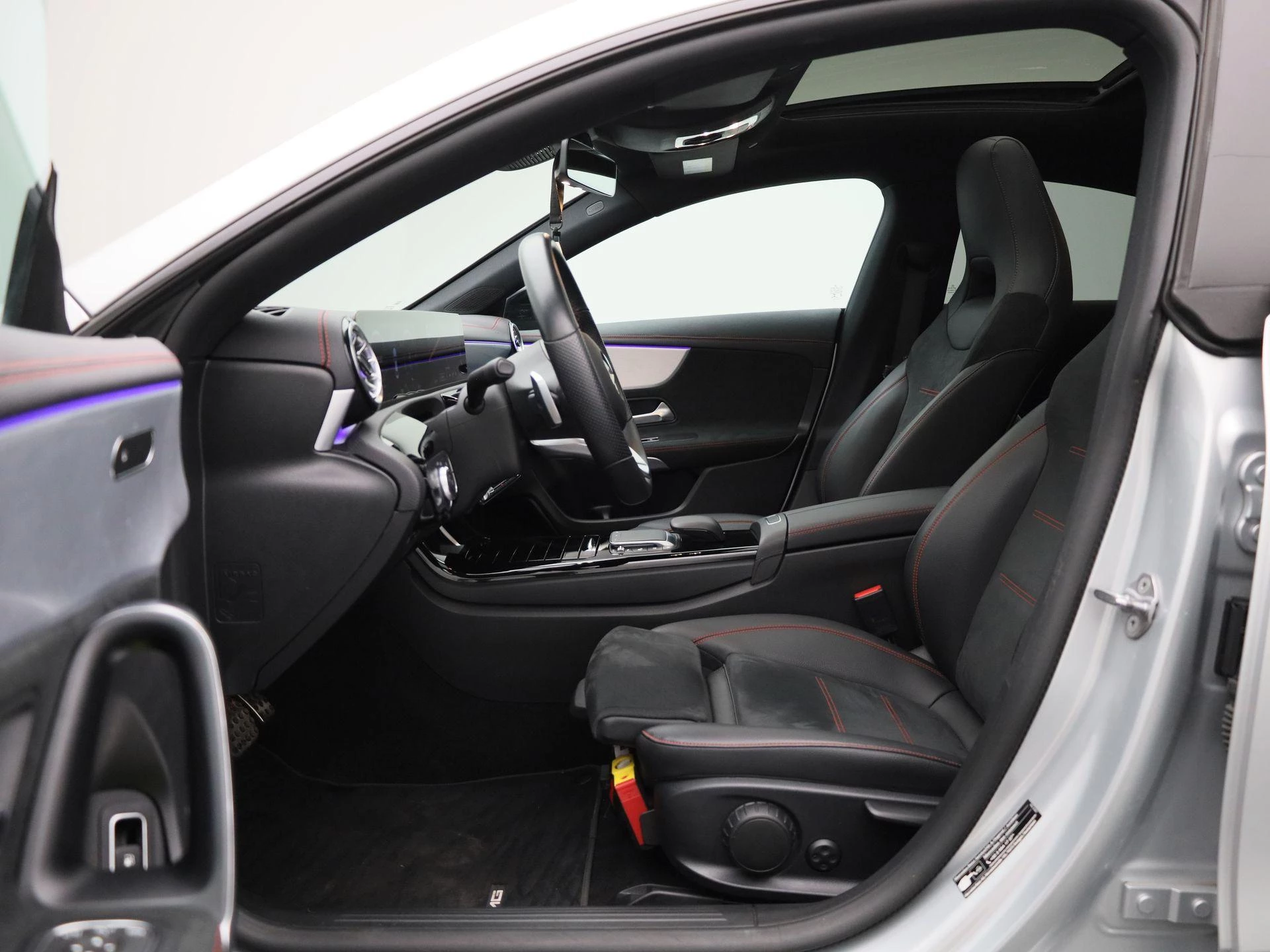 Mercedes-Benz-CLA-image-10
