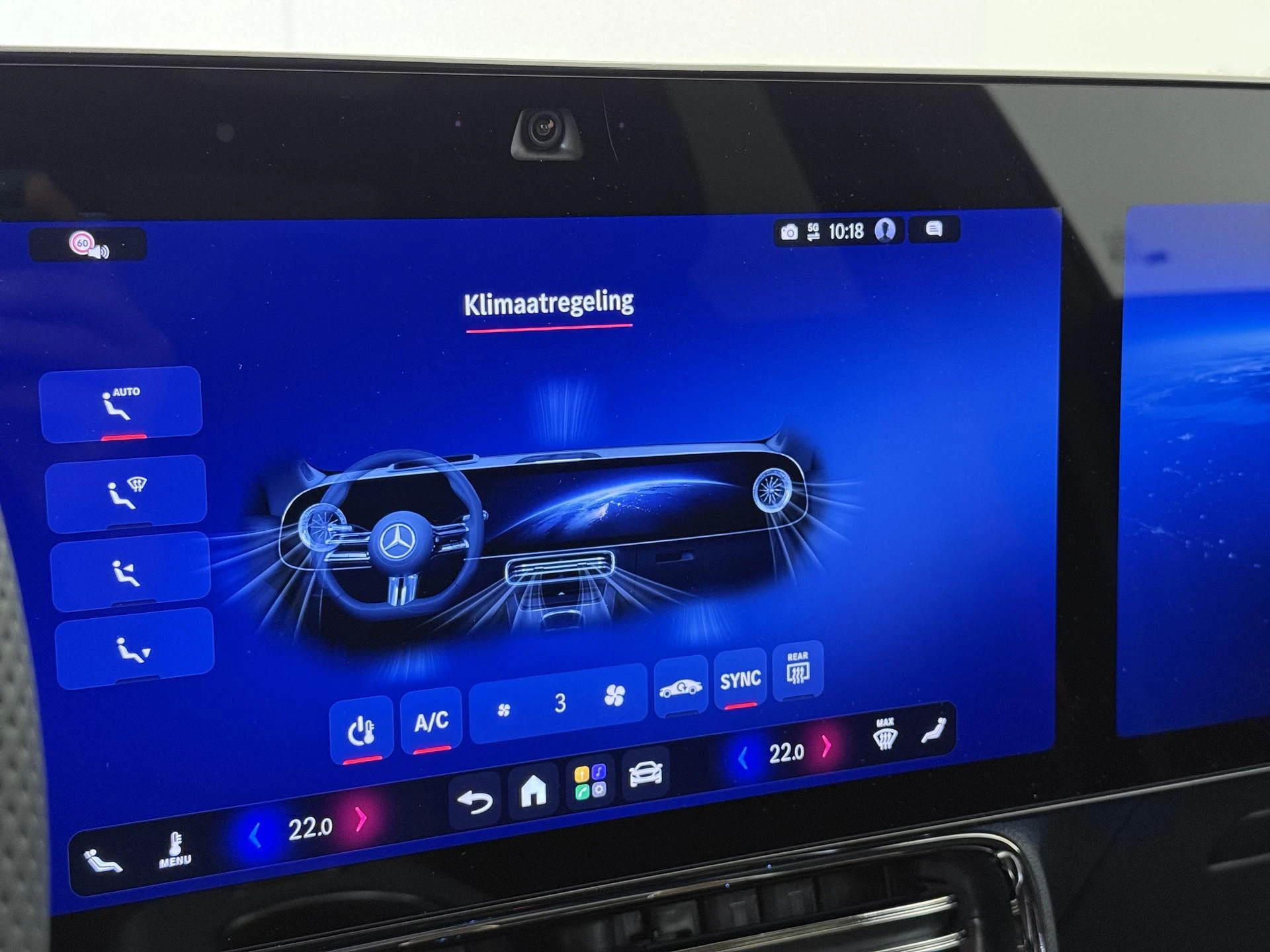 Mercedes-Benz-CLA-image-17