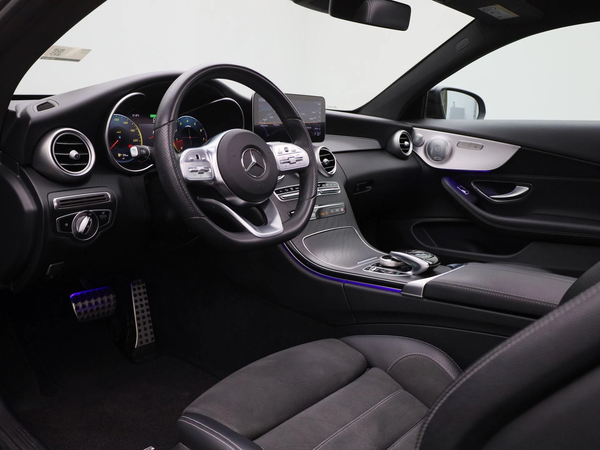 Mercedes-Benz-C-Klasse-image-36