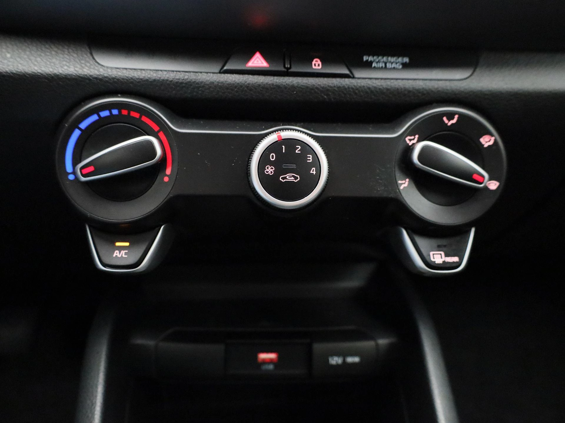 Kia-Stonic-image-19