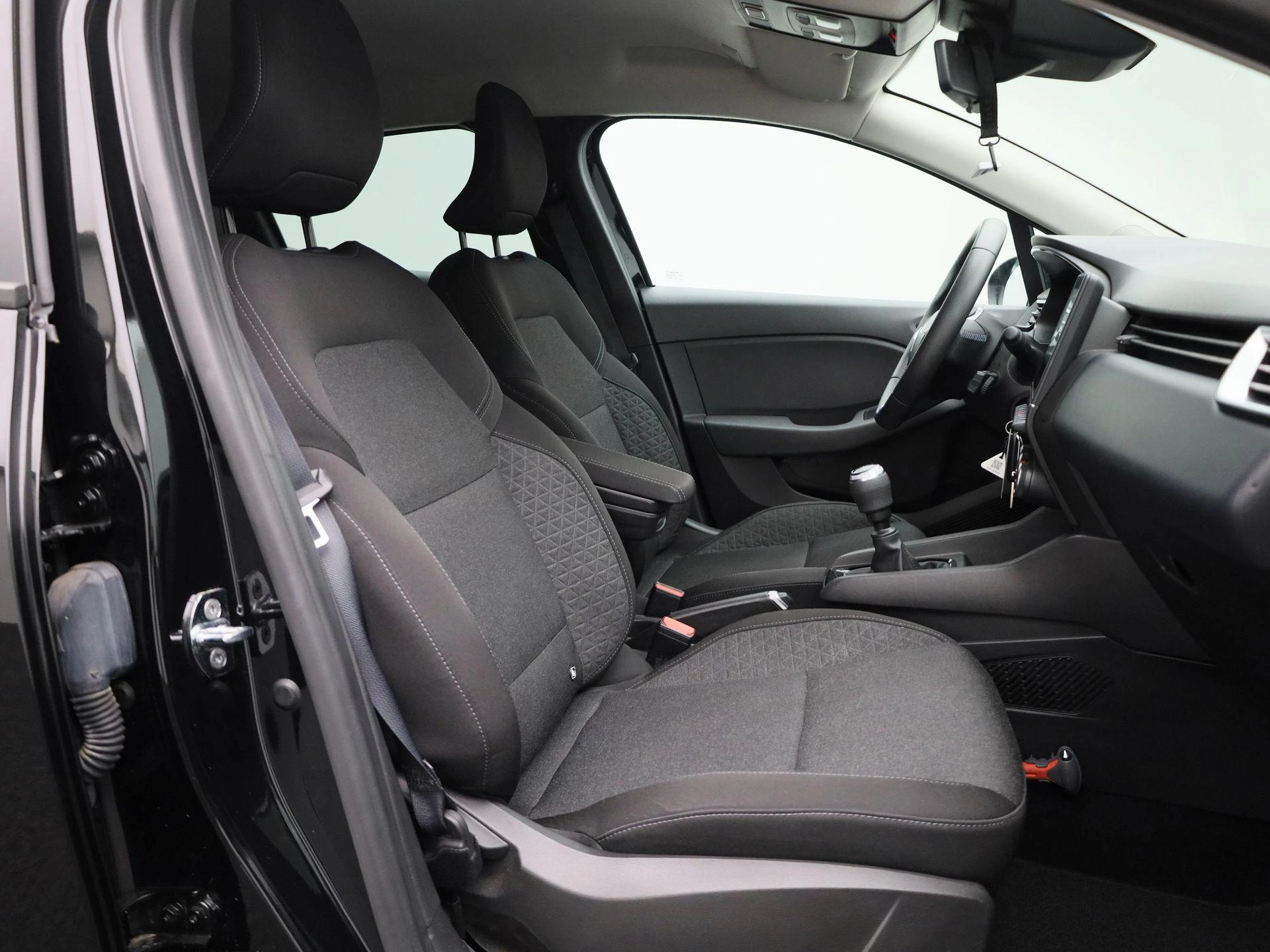 Renault-Clio-image-29
