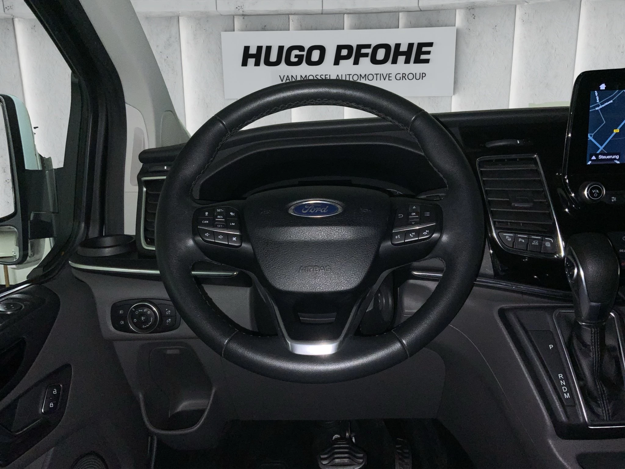 Ford-Tourneo Custom-image-4