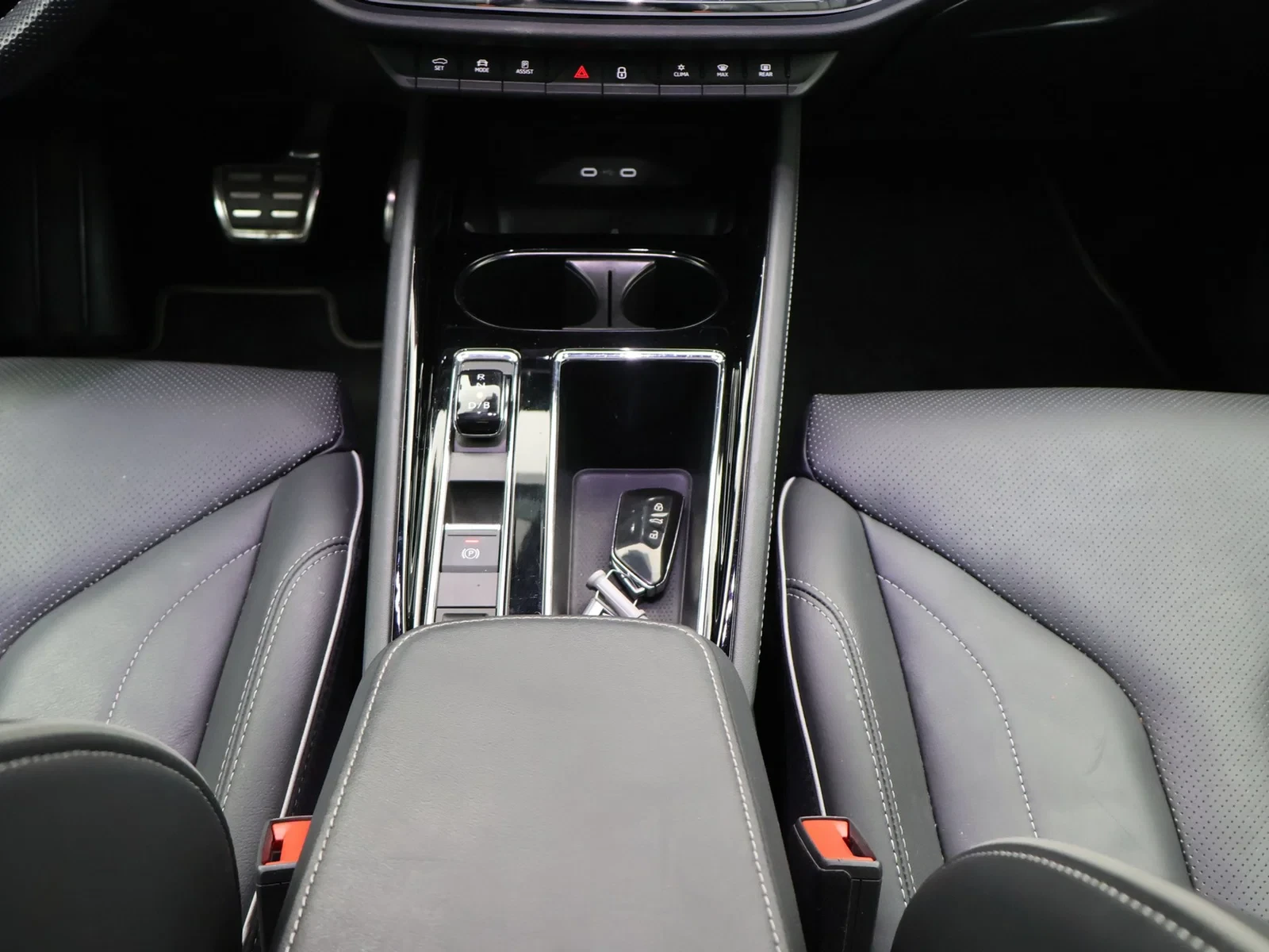 Škoda Enyaq Coupe RS Enyaq Coupe iV vRS 82kWh 299PK 4x4 *AUTOMAAT*SPORTZETELS*LEDER*PANODAK*CAMERA*PDC*CRUISE*KEYLESS*...